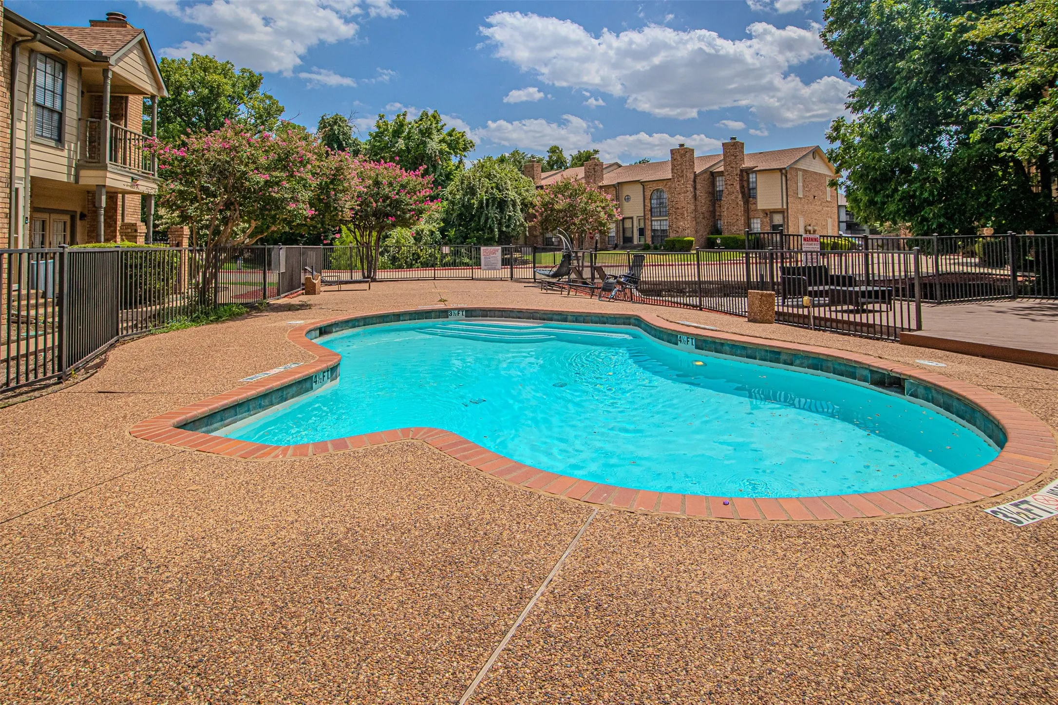 Condominium For Sale in Dallas County , 11655 Audelia Road 407, Dallas, Texas 75243, 2 Bedroom, 3 Bathroom, Garage spaces, 1,075 Sqft, built in 1982, Price $170,000, mls#21348376, Real Estate Agent in Dallas, Homes For Sale in Dallas county, Homes For Sale in Dallas, Realtor in Dallas Texas, Real Estate Brokerage Independent Realty Texas, Luminita Cordes Realtor