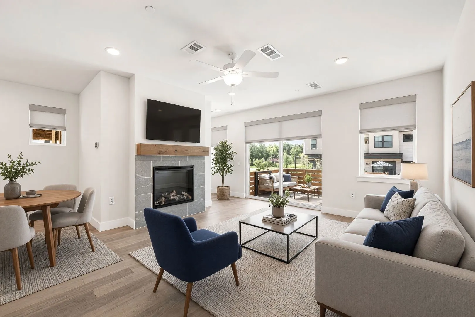 1408 Azalea vs Elm living area