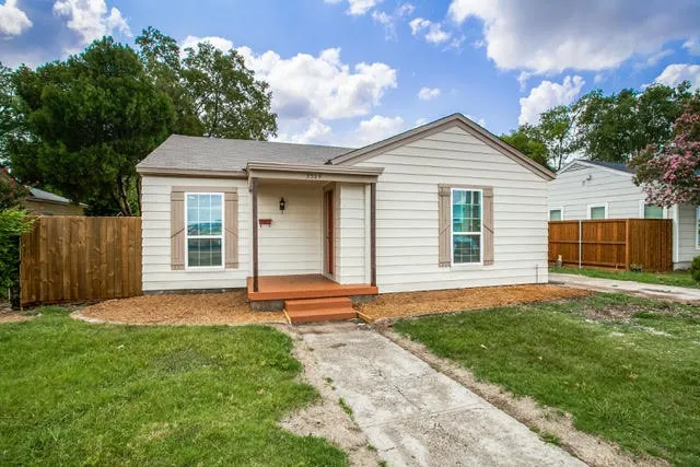 Single Family Residence For Rent in Dallas County , 3324 Inwood Road, Dallas, Texas 75235, 3 Bedrooms, 2 Bathrooms, 1 Garage spaces, 1,424 Sqft, built in 1947, Price $2,600, mls#21349253, Real Estate Agent in Dallas, Homes For Rent in Dallas county, Homes For Rent in Dallas, Realtor in Dallas Texas, Real Estate Brokerage Independent Realty Texas, Luminita Cordes Realtor
