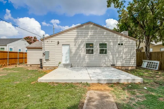 Single Family Residence For Rent in Dallas County , 3324 Inwood Road, Dallas, Texas 75235, 3 Bedrooms, 2 Bathrooms, 1 Garage spaces, 1,424 Sqft, built in 1947, Price $2,600, mls#21349253, Real Estate Agent in Dallas, Homes For Rent in Dallas county, Homes For Rent in Dallas, Realtor in Dallas Texas, Real Estate Brokerage Independent Realty Texas, Luminita Cordes Realtor