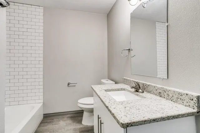 Single Family Residence For Rent in Dallas County , 3324 Inwood Road, Dallas, Texas 75235, 3 Bedrooms, 2 Bathrooms, 1 Garage spaces, 1,424 Sqft, built in 1947, Price $2,600, mls#21349253, Real Estate Agent in Dallas, Homes For Rent in Dallas county, Homes For Rent in Dallas, Realtor in Dallas Texas, Real Estate Brokerage Independent Realty Texas, Luminita Cordes Realtor