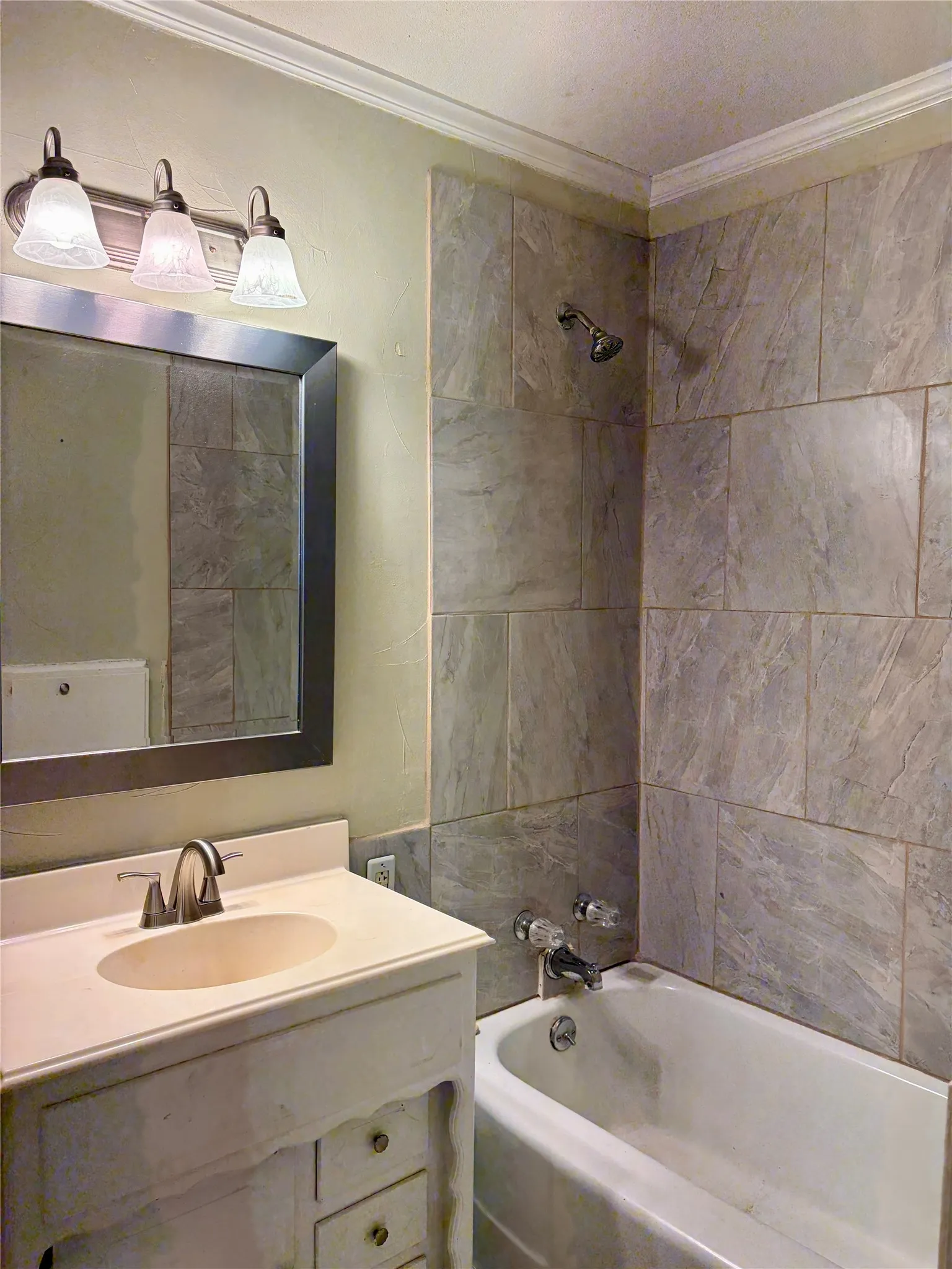 Single Family Residence For Rent in Grayson County , 2225 N Shannon Street, Sherman, Texas 75092, 4 Bedroom, 2 Bathroom, Garage spaces, 1,493 Sqft, built in 1950, mls#21342883, Real Estate Agent in Sherman, Homes For Rent in Grayson county, Homes For Rent in Sherman, Realtor in Sherman Texas, Real Estate Brokerage Independent Realty Texas, Luminita Cordes Realtor