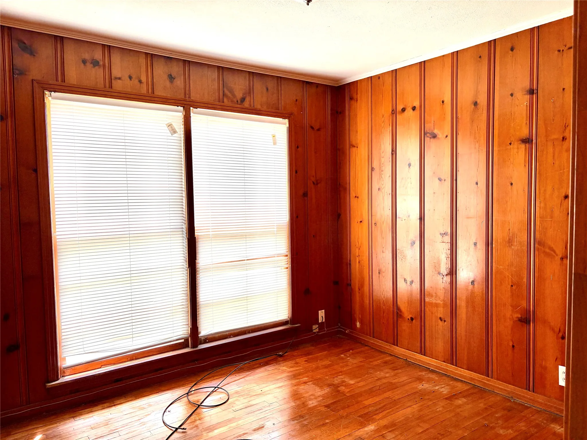 Single Family Residence For Rent in Grayson County , 2225 N Shannon Street, Sherman, Texas 75092, 4 Bedroom, 2 Bathroom, Garage spaces, 1,493 Sqft, built in 1950, mls#21342883, Real Estate Agent in Sherman, Homes For Rent in Grayson county, Homes For Rent in Sherman, Realtor in Sherman Texas, Real Estate Brokerage Independent Realty Texas, Luminita Cordes Realtor