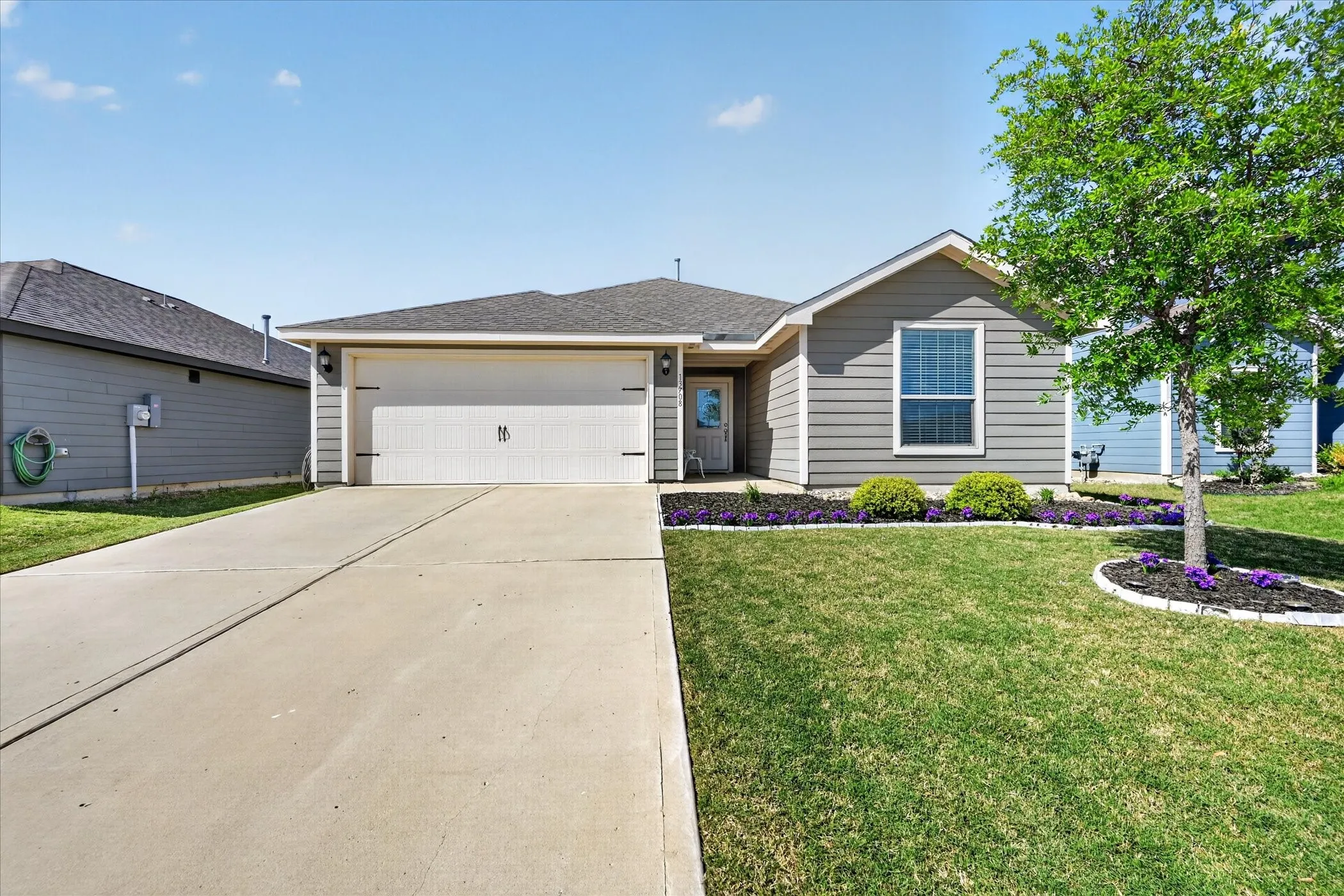 Single Family Residence For Sale in Denton County , 13708 Logan Pass Drive, Ponder, Texas 76259, 4 Bedroom, 2 Bathroom, 2 Garage spaces, 1,596 Sqft, built in 2021, mls#21349218, Real Estate Agent in Ponder, Homes For Sale in Denton county, Homes For Sale in Ponder, Realtor in Ponder Texas, Real Estate Brokerage Independent Realty Texas, Luminita Cordes Realtor