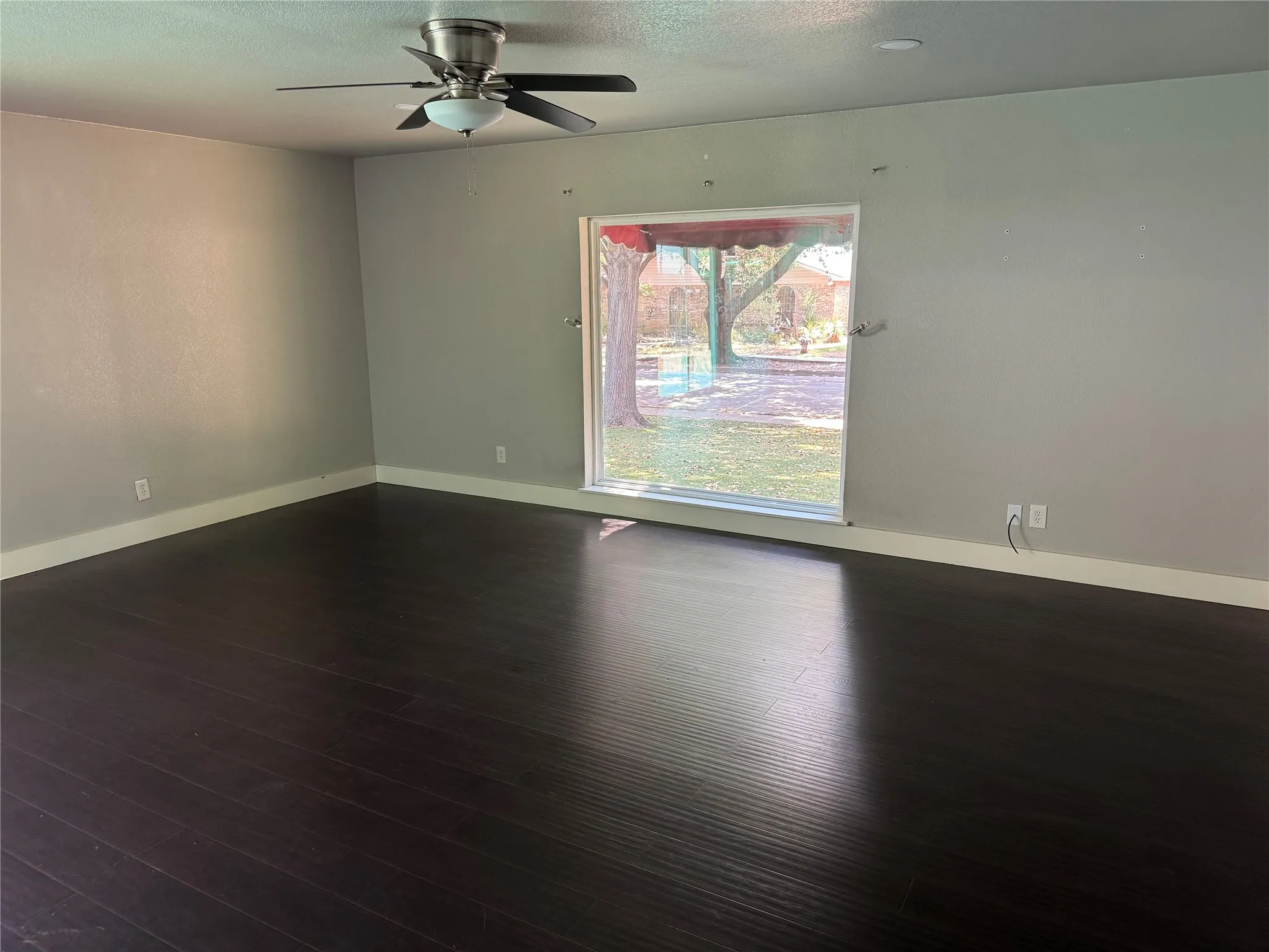 Single Family Residence For Rent in Denton County , 1531 Camelia Drive, Lewisville, Texas 75067, 3 Bedroom, 2 Bathroom, 2 Garage spaces, 1,726 Sqft, built in 1973, mls#21348819, Real Estate Agent in Lewisville, Homes For Rent in Denton county, Homes For Rent in Lewisville, Realtor in Lewisville Texas, Real Estate Brokerage Independent Realty Texas, Luminita Cordes Realtor