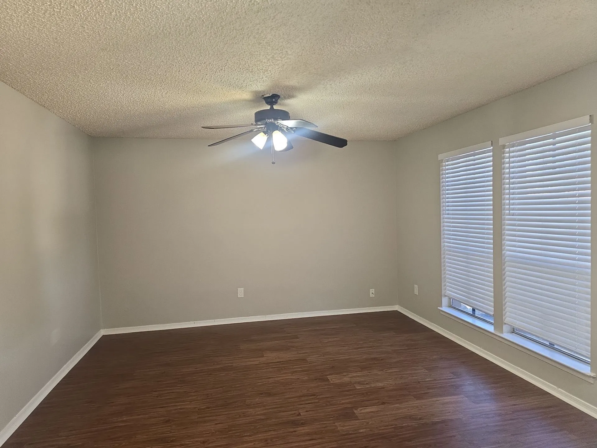 Single Family Residence For Rent in Tarrant County , 6620 Lyndale Drive, Watauga, Texas 76148, 3 Bedroom, 2 Bathroom, 2 Garage spaces, 1,264 Sqft, built in 1978, mls#21349259, Real Estate Agent in Watauga, Homes For Rent in Tarrant county, Homes For Rent in Watauga, Realtor in Watauga Texas, Real Estate Brokerage Independent Realty Texas, Luminita Cordes Realtor