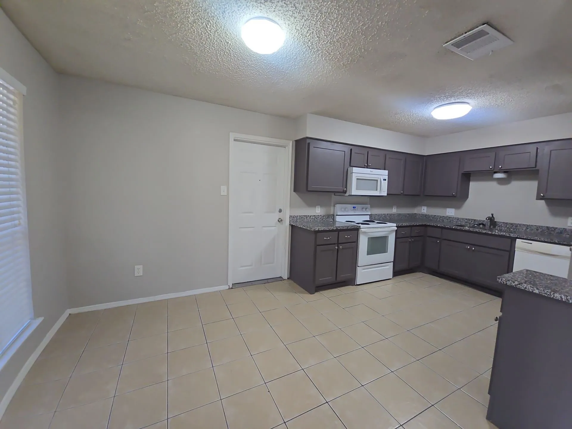 Single Family Residence For Rent in Tarrant County , 6620 Lyndale Drive, Watauga, Texas 76148, 3 Bedroom, 2 Bathroom, 2 Garage spaces, 1,264 Sqft, built in 1978, mls#21349259, Real Estate Agent in Watauga, Homes For Rent in Tarrant county, Homes For Rent in Watauga, Realtor in Watauga Texas, Real Estate Brokerage Independent Realty Texas, Luminita Cordes Realtor