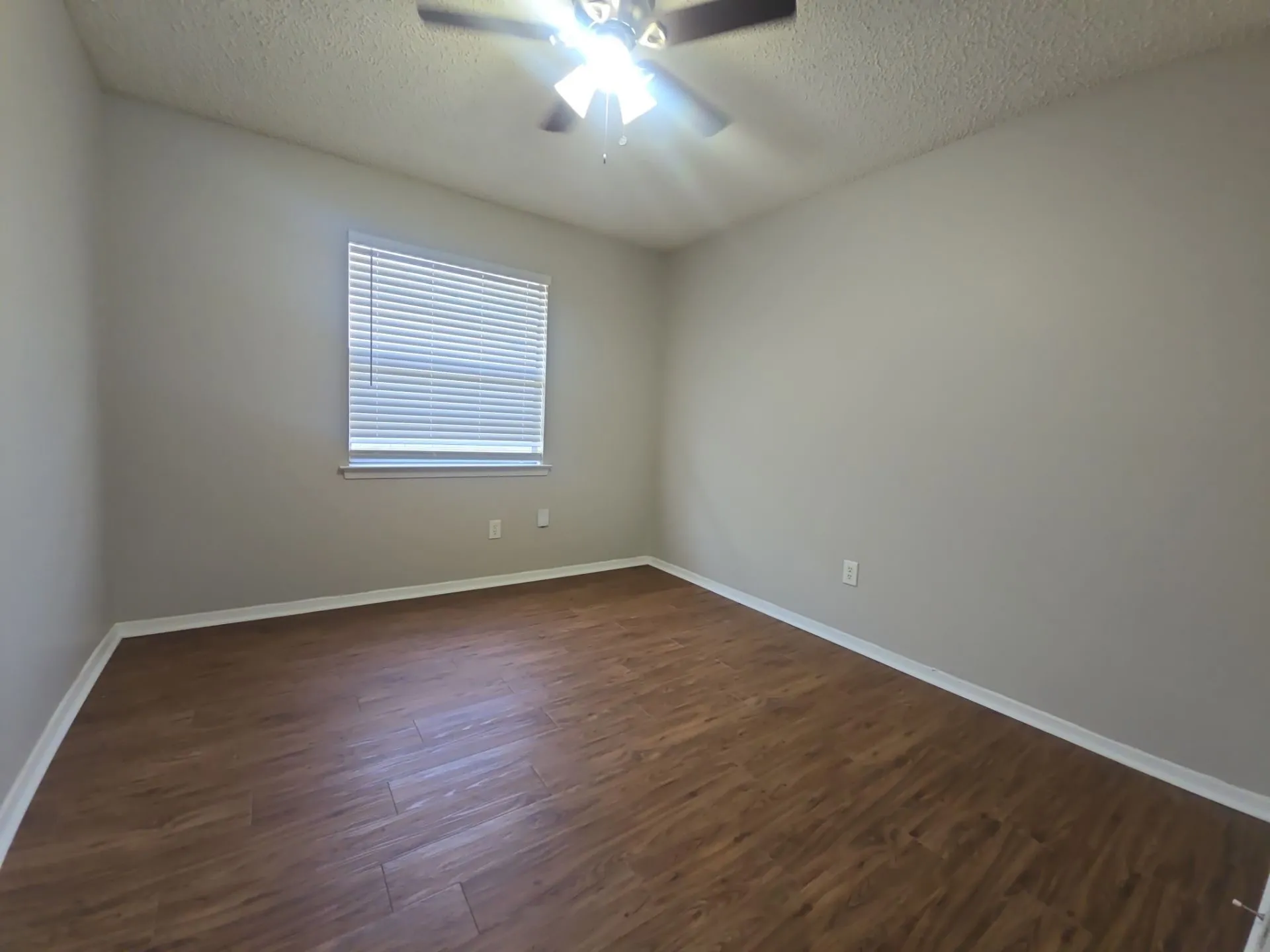 Single Family Residence For Rent in Tarrant County , 6620 Lyndale Drive, Watauga, Texas 76148, 3 Bedroom, 2 Bathroom, 2 Garage spaces, 1,264 Sqft, built in 1978, mls#21349259, Real Estate Agent in Watauga, Homes For Rent in Tarrant county, Homes For Rent in Watauga, Realtor in Watauga Texas, Real Estate Brokerage Independent Realty Texas, Luminita Cordes Realtor