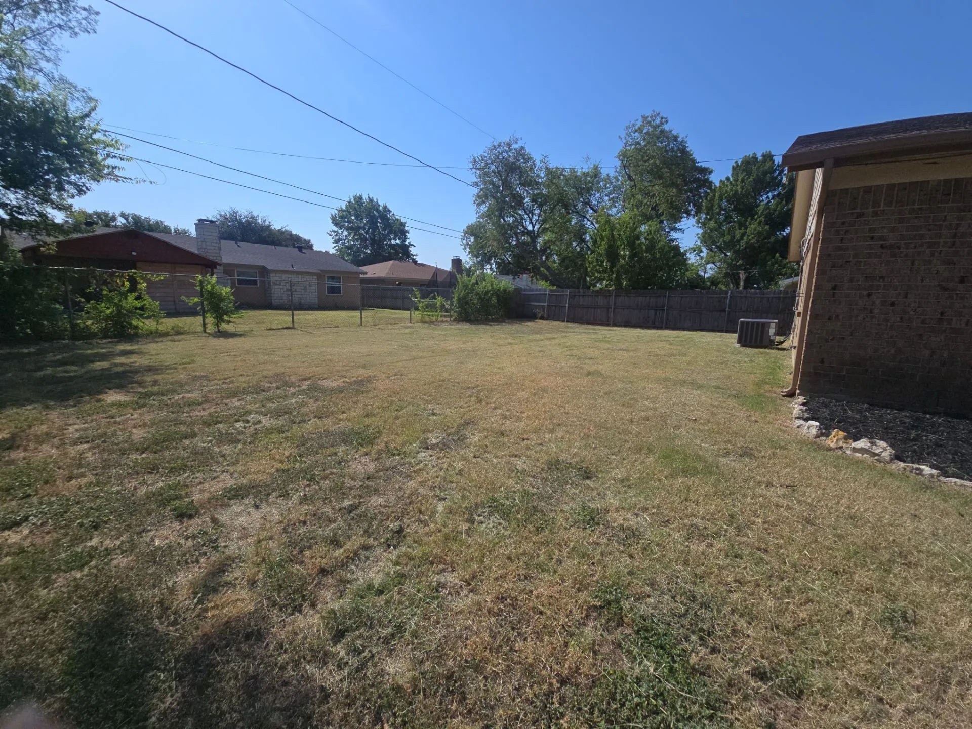 Single Family Residence For Rent in Tarrant County , 6620 Lyndale Drive, Watauga, Texas 76148, 3 Bedroom, 2 Bathroom, 2 Garage spaces, 1,264 Sqft, built in 1978, mls#21349259, Real Estate Agent in Watauga, Homes For Rent in Tarrant county, Homes For Rent in Watauga, Realtor in Watauga Texas, Real Estate Brokerage Independent Realty Texas, Luminita Cordes Realtor