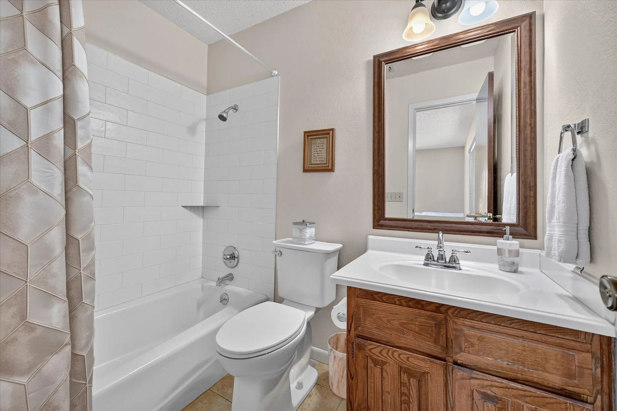 Ensuite bath with bedroom 3