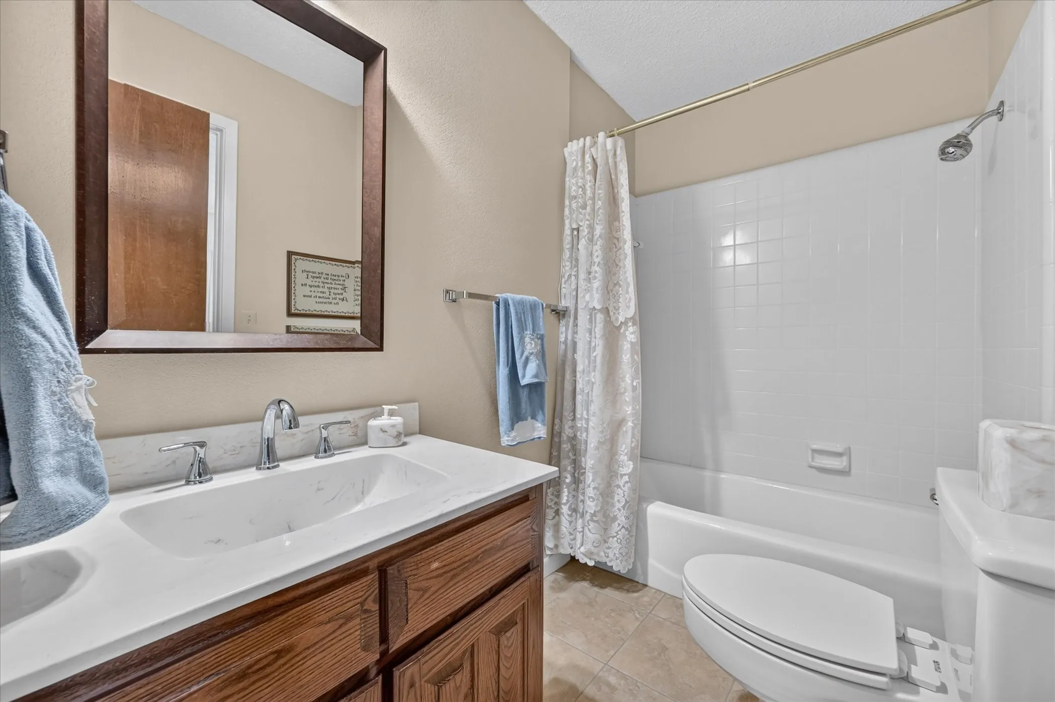 Shared bath for bedroom 2 & 3