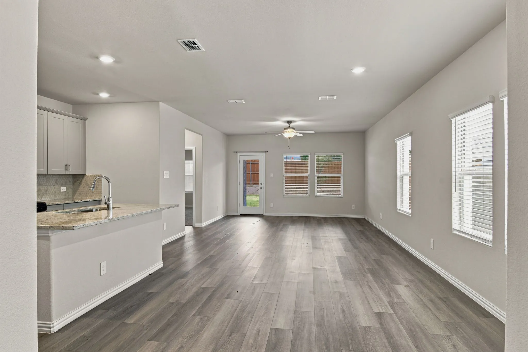 Single Family Residence For Rent in Collin County , 810 Honeydew Lane, Princeton, Texas 75071, 4 Bedroom, 3 Bathroom, 2 Garage spaces, 2,337 Sqft, built in 2024, mls#21348409, Real Estate Agent in Princeton, Homes For Rent in Collin county, Homes For Rent in Princeton, Realtor in Princeton Texas, Real Estate Brokerage Independent Realty Texas, Luminita Cordes Realtor