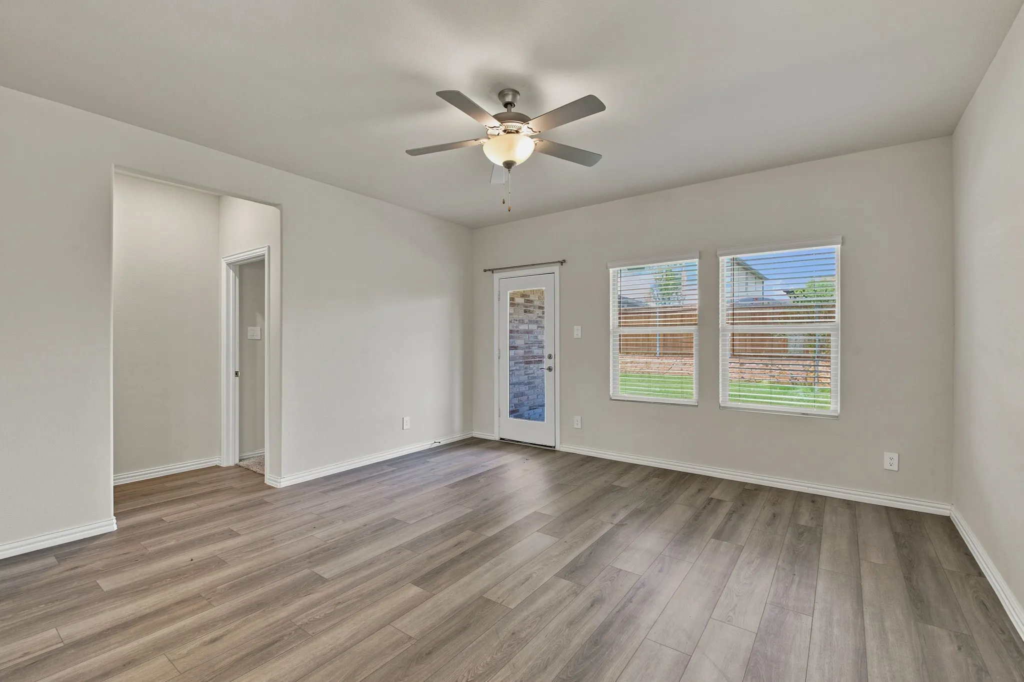 Single Family Residence For Rent in Collin County , 810 Honeydew Lane, Princeton, Texas 75071, 4 Bedroom, 3 Bathroom, 2 Garage spaces, 2,337 Sqft, built in 2024, mls#21348409, Real Estate Agent in Princeton, Homes For Rent in Collin county, Homes For Rent in Princeton, Realtor in Princeton Texas, Real Estate Brokerage Independent Realty Texas, Luminita Cordes Realtor