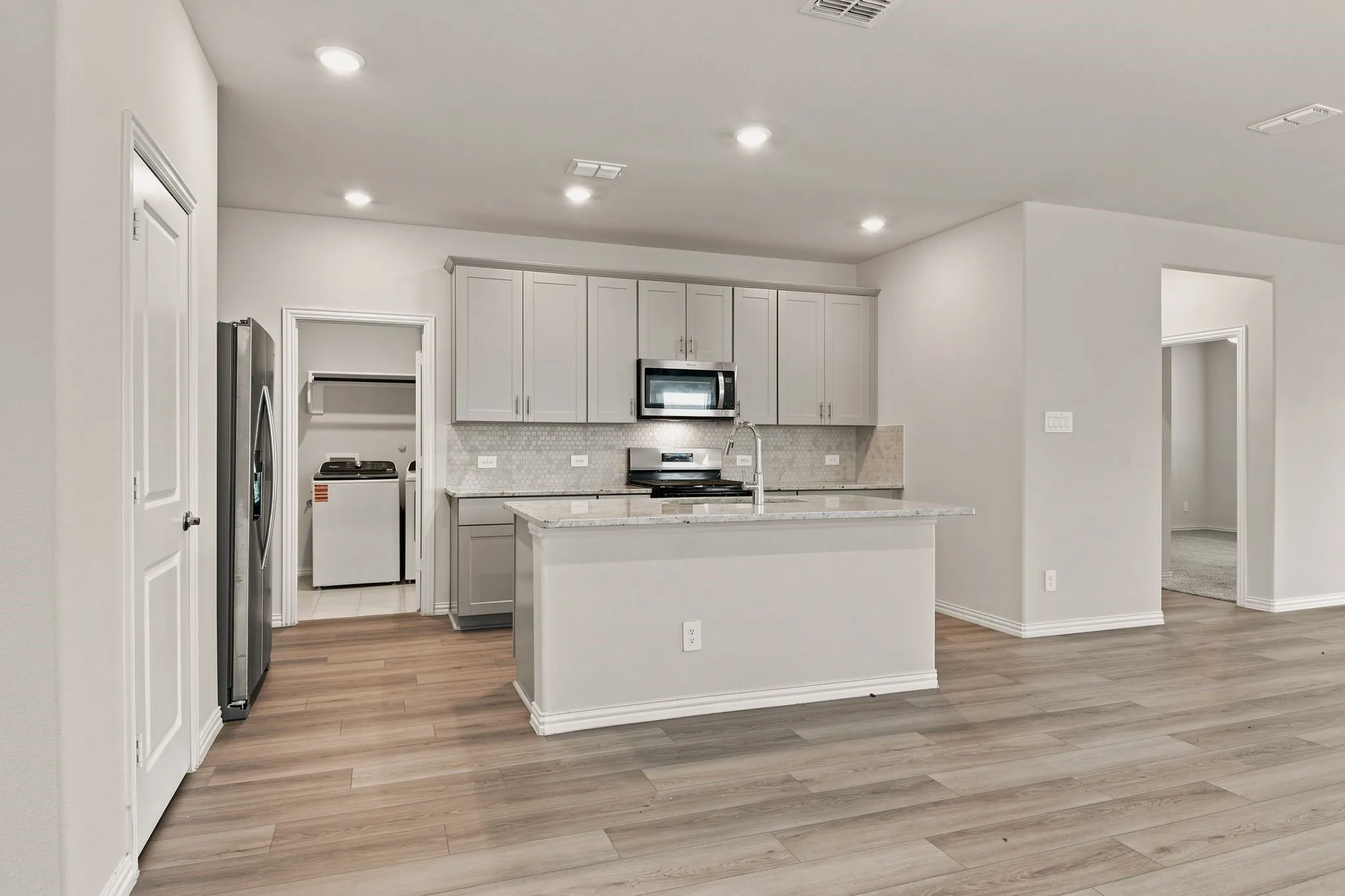 Single Family Residence For Rent in Collin County , 810 Honeydew Lane, Princeton, Texas 75071, 4 Bedroom, 3 Bathroom, 2 Garage spaces, 2,337 Sqft, built in 2024, mls#21348409, Real Estate Agent in Princeton, Homes For Rent in Collin county, Homes For Rent in Princeton, Realtor in Princeton Texas, Real Estate Brokerage Independent Realty Texas, Luminita Cordes Realtor