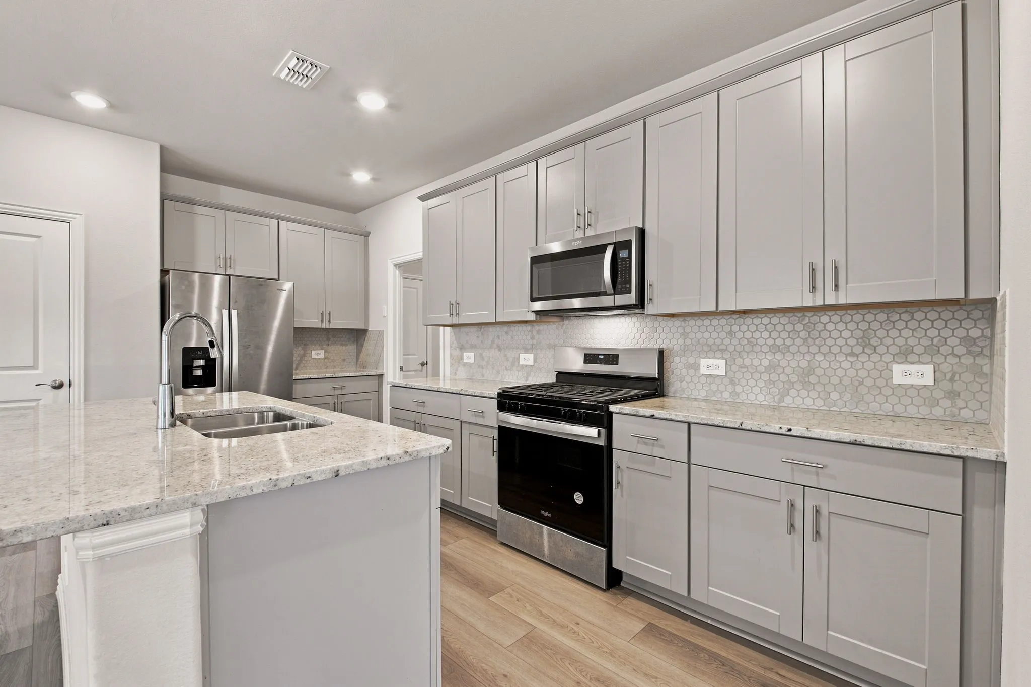 Single Family Residence For Rent in Collin County , 810 Honeydew Lane, Princeton, Texas 75071, 4 Bedroom, 3 Bathroom, 2 Garage spaces, 2,337 Sqft, built in 2024, mls#21348409, Real Estate Agent in Princeton, Homes For Rent in Collin county, Homes For Rent in Princeton, Realtor in Princeton Texas, Real Estate Brokerage Independent Realty Texas, Luminita Cordes Realtor