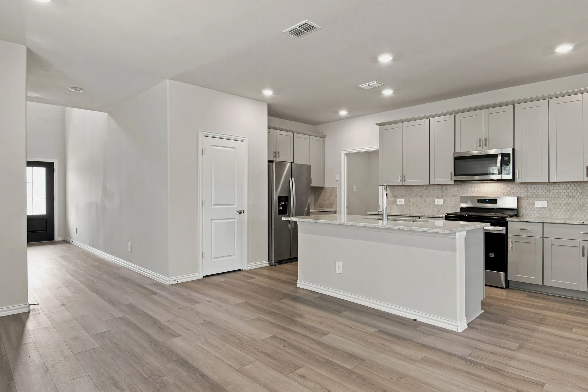 Single Family Residence For Rent in Collin County , 810 Honeydew Lane, Princeton, Texas 75071, 4 Bedroom, 3 Bathroom, 2 Garage spaces, 2,337 Sqft, built in 2024, mls#21348409, Real Estate Agent in Princeton, Homes For Rent in Collin county, Homes For Rent in Princeton, Realtor in Princeton Texas, Real Estate Brokerage Independent Realty Texas, Luminita Cordes Realtor
