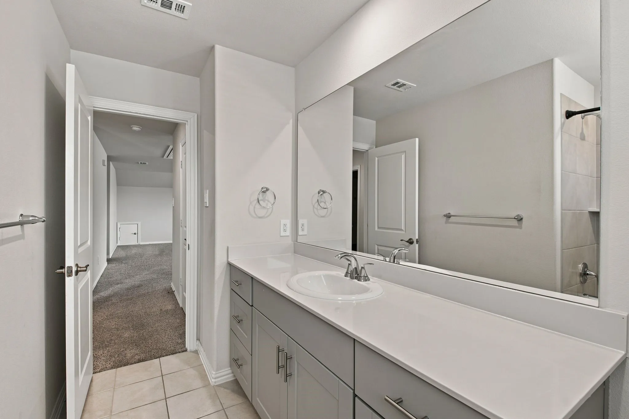 Single Family Residence For Rent in Collin County , 810 Honeydew Lane, Princeton, Texas 75071, 4 Bedroom, 3 Bathroom, 2 Garage spaces, 2,337 Sqft, built in 2024, mls#21348409, Real Estate Agent in Princeton, Homes For Rent in Collin county, Homes For Rent in Princeton, Realtor in Princeton Texas, Real Estate Brokerage Independent Realty Texas, Luminita Cordes Realtor