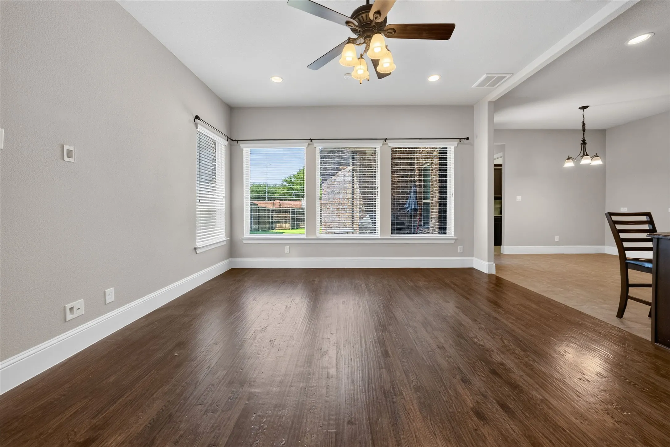 Single Family Residence For Sale in Collin County , 7117 Myrtleridge Drive, Plano, Texas 75074, 3 Bedroom, 4 Bathroom, 2 Garage spaces, 2,328 Sqft, built in 2015, Price $530,000, mls#21341045, Real Estate Agent in Plano, Homes For Sale in Collin county, Homes For Sale in Plano, Realtor in Plano Texas, Real Estate Brokerage Independent Realty Texas, Luminita Cordes Realtor