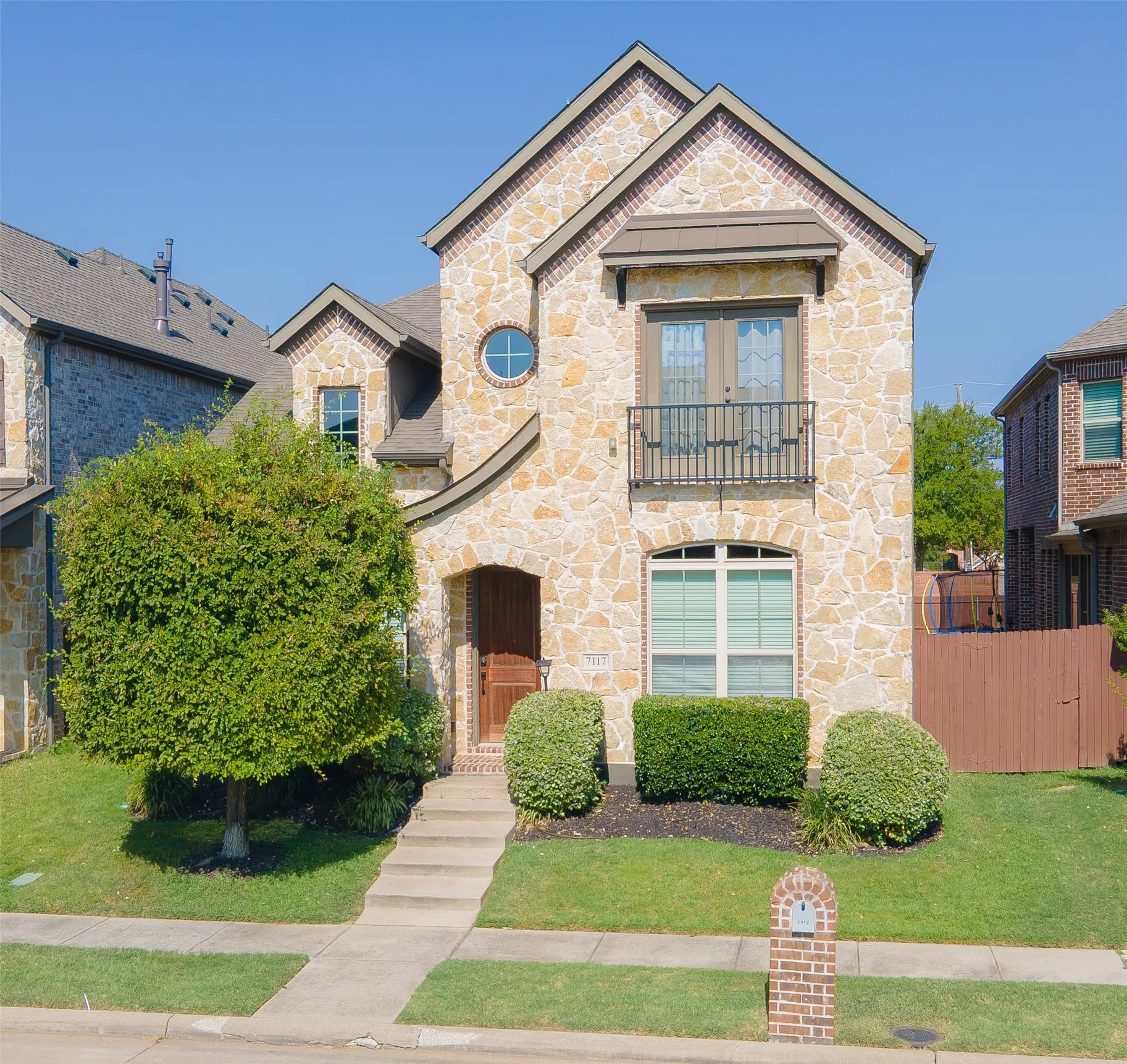 Single Family Residence For Sale in Collin County , 7117 Myrtleridge Drive, Plano, Texas 75074, 3 Bedroom, 4 Bathroom, 2 Garage spaces, 2,328 Sqft, built in 2015, Price $530,000, mls#21341045, Real Estate Agent in Plano, Homes For Sale in Collin county, Homes For Sale in Plano, Realtor in Plano Texas, Real Estate Brokerage Independent Realty Texas, Luminita Cordes Realtor