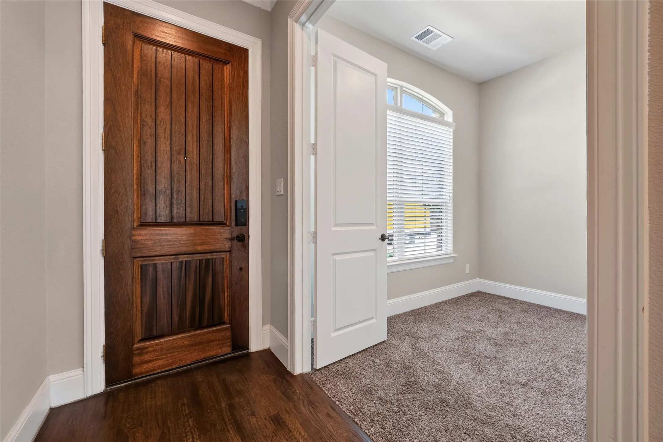 Single Family Residence For Sale in Collin County , 7117 Myrtleridge Drive, Plano, Texas 75074, 3 Bedroom, 4 Bathroom, 2 Garage spaces, 2,328 Sqft, built in 2015, Price $530,000, mls#21341045, Real Estate Agent in Plano, Homes For Sale in Collin county, Homes For Sale in Plano, Realtor in Plano Texas, Real Estate Brokerage Independent Realty Texas, Luminita Cordes Realtor