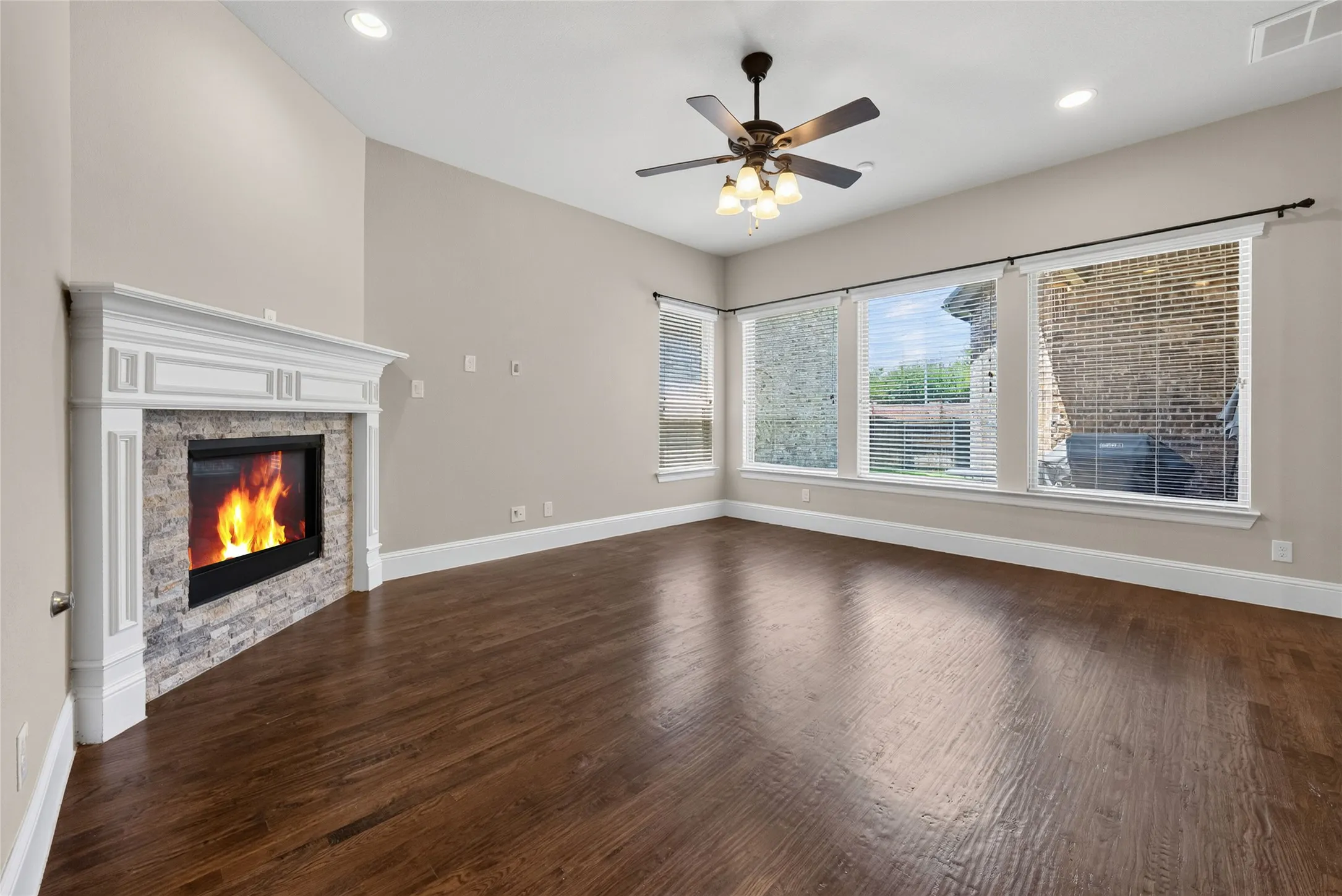 Single Family Residence For Sale in Collin County , 7117 Myrtleridge Drive, Plano, Texas 75074, 3 Bedroom, 4 Bathroom, 2 Garage spaces, 2,328 Sqft, built in 2015, Price $530,000, mls#21341045, Real Estate Agent in Plano, Homes For Sale in Collin county, Homes For Sale in Plano, Realtor in Plano Texas, Real Estate Brokerage Independent Realty Texas, Luminita Cordes Realtor