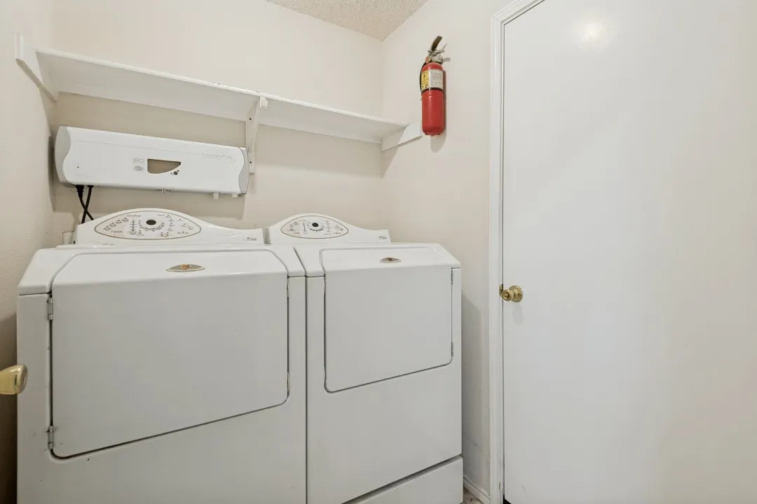 Single Family Residence For Sale in Kaufman County , 113 Stampede Trail, Forney, Texas 75126, 3 Bedroom, 2 Bathroom, 2 Garage spaces, 1,726 Sqft, built in 2003, mls#21347263, Real Estate Agent in Forney, Homes For Sale in Kaufman county, Homes For Sale in Forney, Realtor in Forney Texas, Real Estate Brokerage Independent Realty Texas, Luminita Cordes Realtor