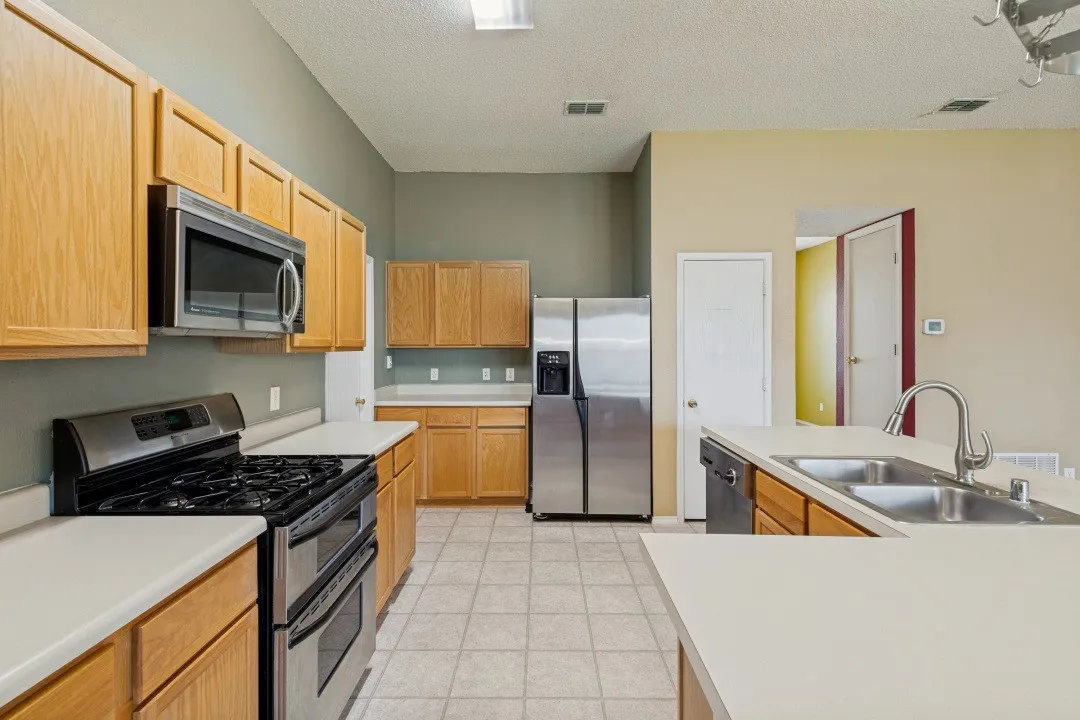 Single Family Residence For Sale in Kaufman County , 113 Stampede Trail, Forney, Texas 75126, 3 Bedroom, 2 Bathroom, 2 Garage spaces, 1,726 Sqft, built in 2003, mls#21347263, Real Estate Agent in Forney, Homes For Sale in Kaufman county, Homes For Sale in Forney, Realtor in Forney Texas, Real Estate Brokerage Independent Realty Texas, Luminita Cordes Realtor