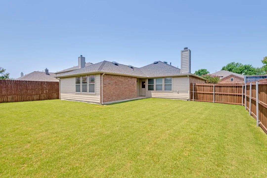 Single Family Residence For Sale in Kaufman County , 113 Stampede Trail, Forney, Texas 75126, 3 Bedroom, 2 Bathroom, 2 Garage spaces, 1,726 Sqft, built in 2003, mls#21347263, Real Estate Agent in Forney, Homes For Sale in Kaufman county, Homes For Sale in Forney, Realtor in Forney Texas, Real Estate Brokerage Independent Realty Texas, Luminita Cordes Realtor