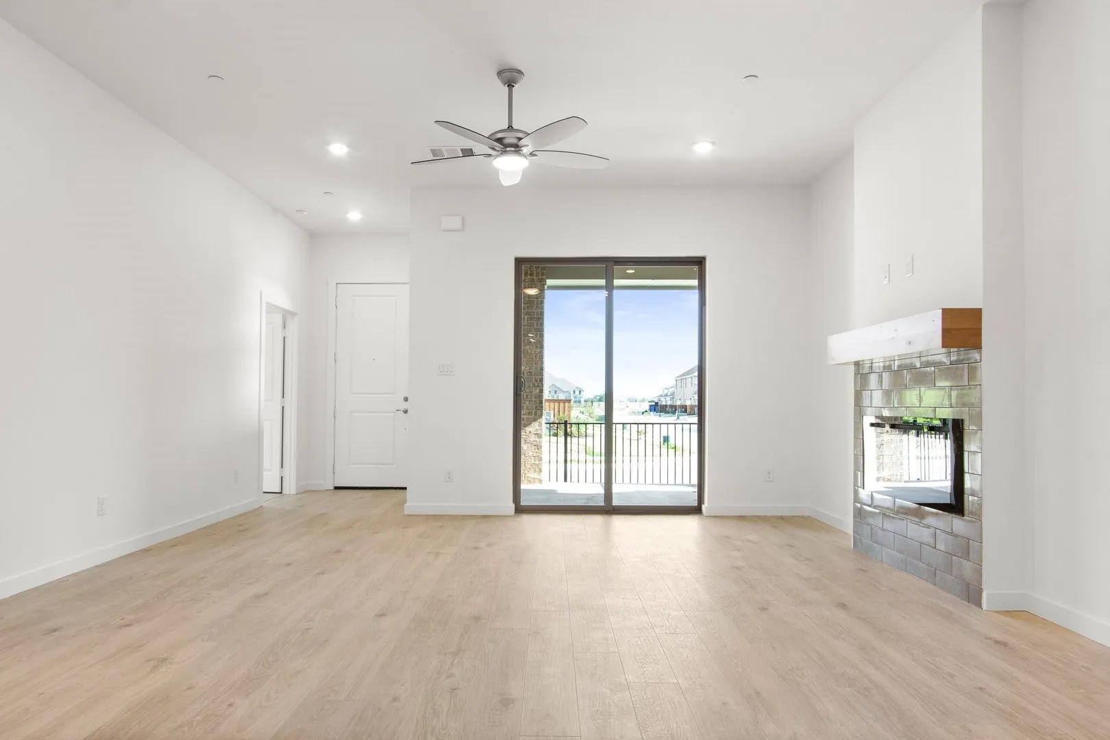 Townhouse For Sale in Collin County , 2810 Applewood Way, Wylie, Texas 75098, 2 Bedroom, 2 Bathroom, 2 Garage spaces, 1,356 Sqft, built in 2025, mls#21349260, Real Estate Agent in Wylie, Homes For Sale in Collin county, Homes For Sale in Wylie, Realtor in Wylie Texas, Real Estate Brokerage Independent Realty Texas, Luminita Cordes Realtor
