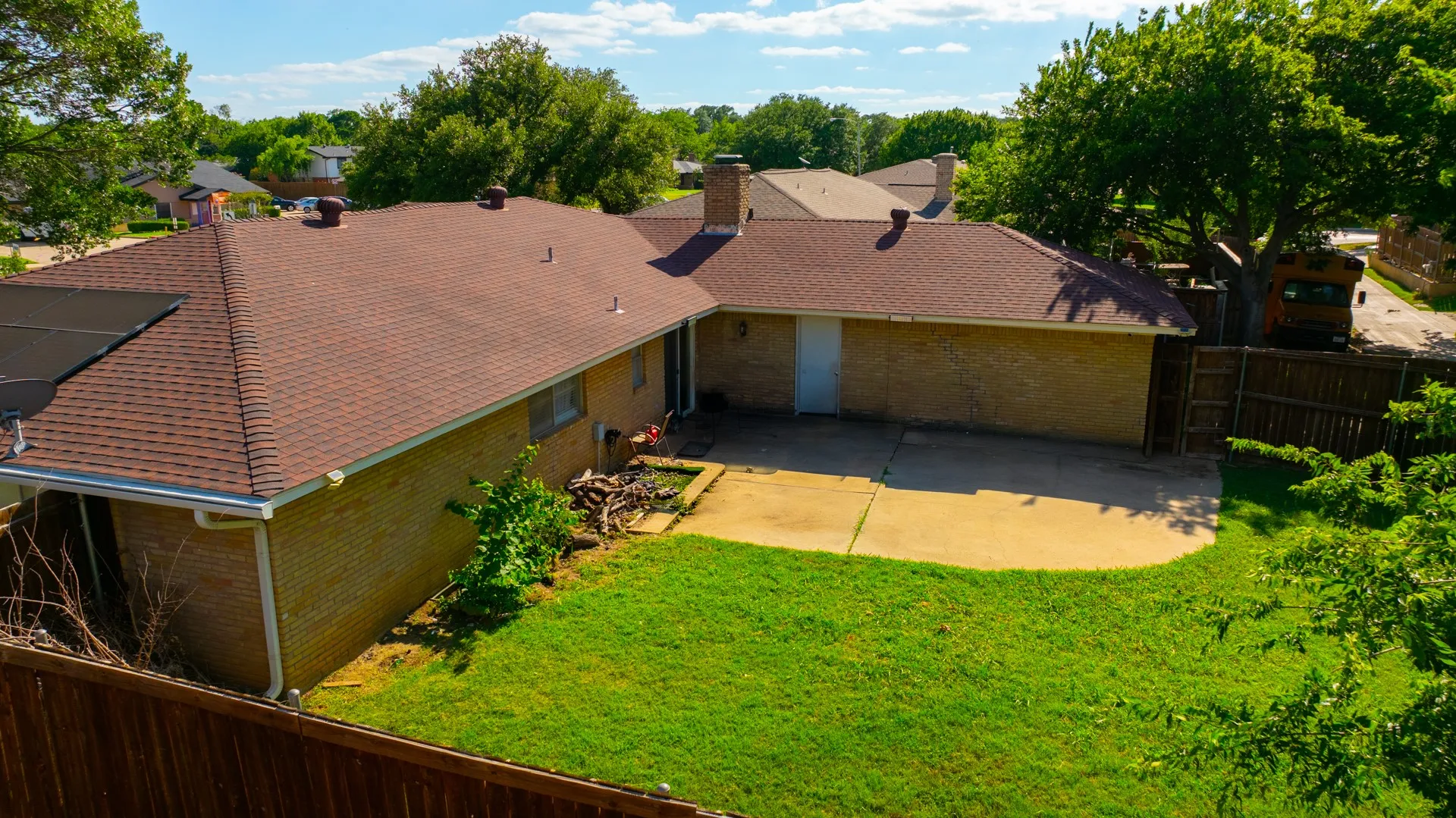 Single Family Residence For Sale in Denton County , 1241 College Parkway, Lewisville, Texas 75077, 4 Bedroom, 2 Bathroom, 2 Garage spaces, 2,197 Sqft, built in 1975, mls#21349268, Real Estate Agent in Lewisville, Homes For Sale in Denton county, Homes For Sale in Lewisville, Realtor in Lewisville Texas, Real Estate Brokerage Independent Realty Texas, Luminita Cordes Realtor