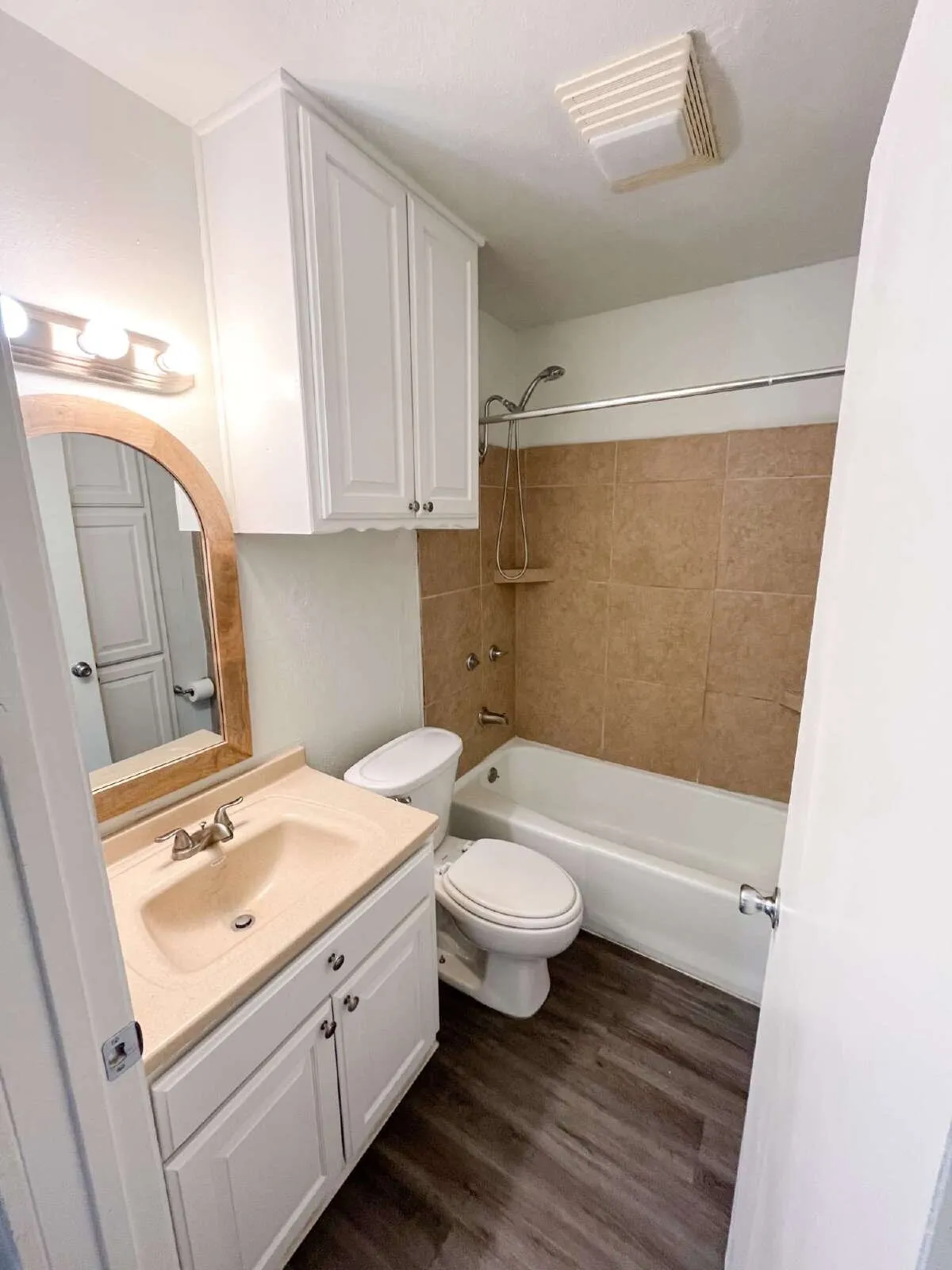 Single Family Residence For Rent in Hood County , 206 E 3rd Street, Tolar, Texas 76476, 3 Bedroom, 1 Bathroom, 2 Garage spaces, 1,350 Sqft, built in 1979, mls#21349264, Real Estate Agent in Tolar, Homes For Rent in Hood county, Homes For Rent in Tolar, Realtor in Tolar Texas, Real Estate Brokerage Independent Realty Texas, Luminita Cordes Realtor