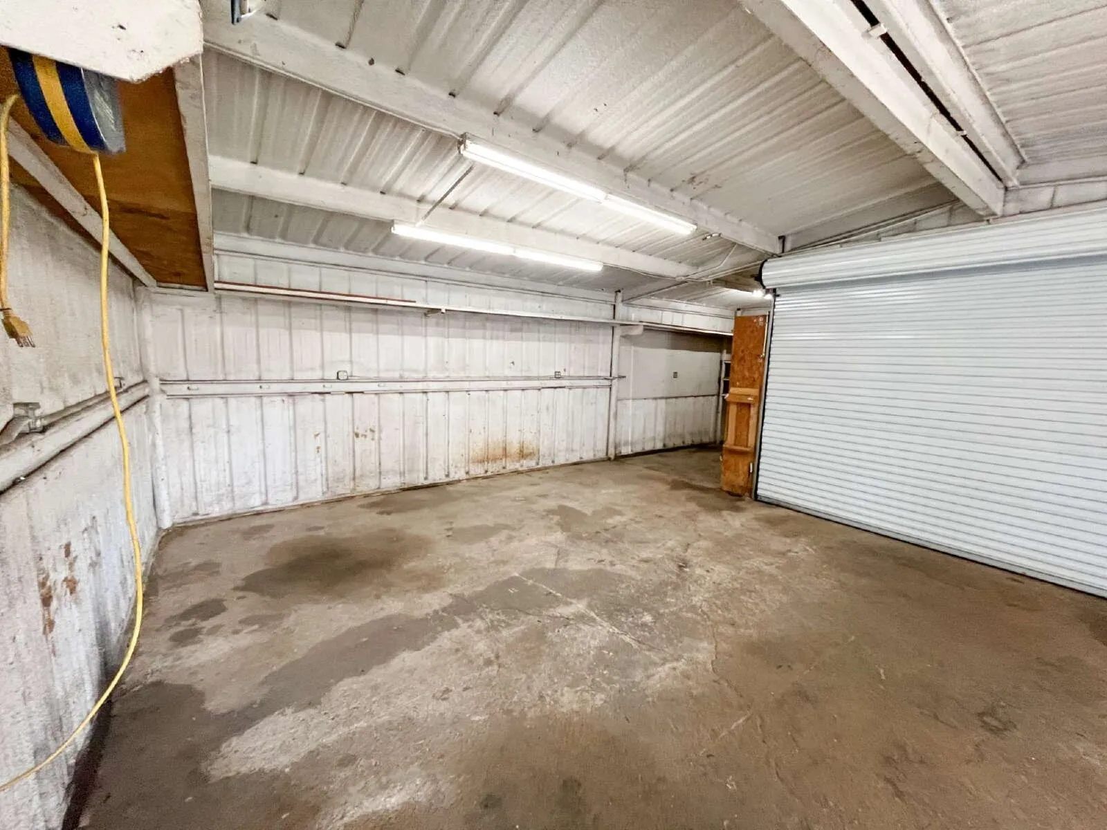 Single Family Residence For Rent in Hood County , 206 E 3rd Street, Tolar, Texas 76476, 3 Bedroom, 1 Bathroom, 2 Garage spaces, 1,350 Sqft, built in 1979, mls#21349264, Real Estate Agent in Tolar, Homes For Rent in Hood county, Homes For Rent in Tolar, Realtor in Tolar Texas, Real Estate Brokerage Independent Realty Texas, Luminita Cordes Realtor