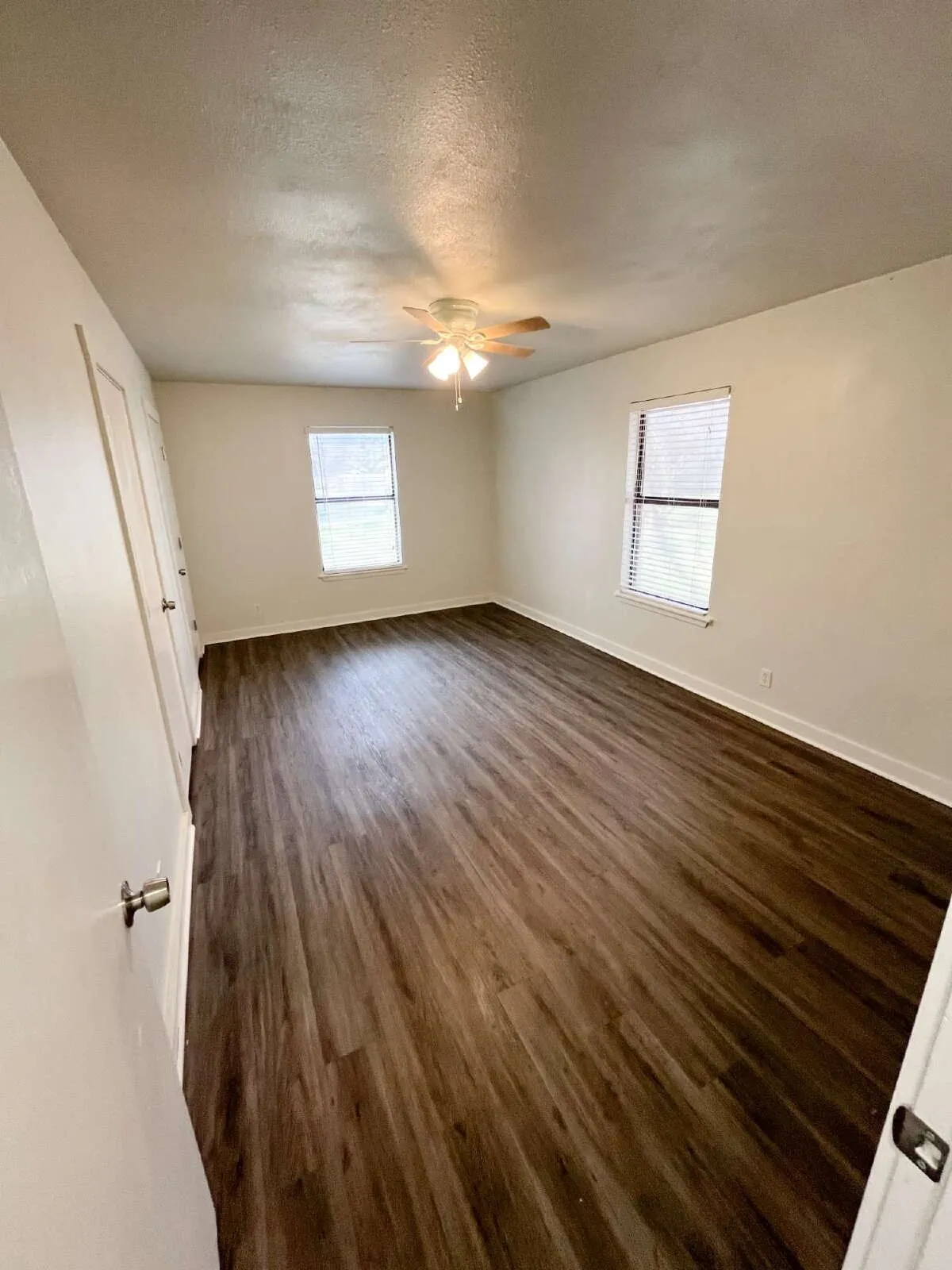 Single Family Residence For Rent in Hood County , 206 E 3rd Street, Tolar, Texas 76476, 3 Bedroom, 1 Bathroom, 2 Garage spaces, 1,350 Sqft, built in 1979, mls#21349264, Real Estate Agent in Tolar, Homes For Rent in Hood county, Homes For Rent in Tolar, Realtor in Tolar Texas, Real Estate Brokerage Independent Realty Texas, Luminita Cordes Realtor