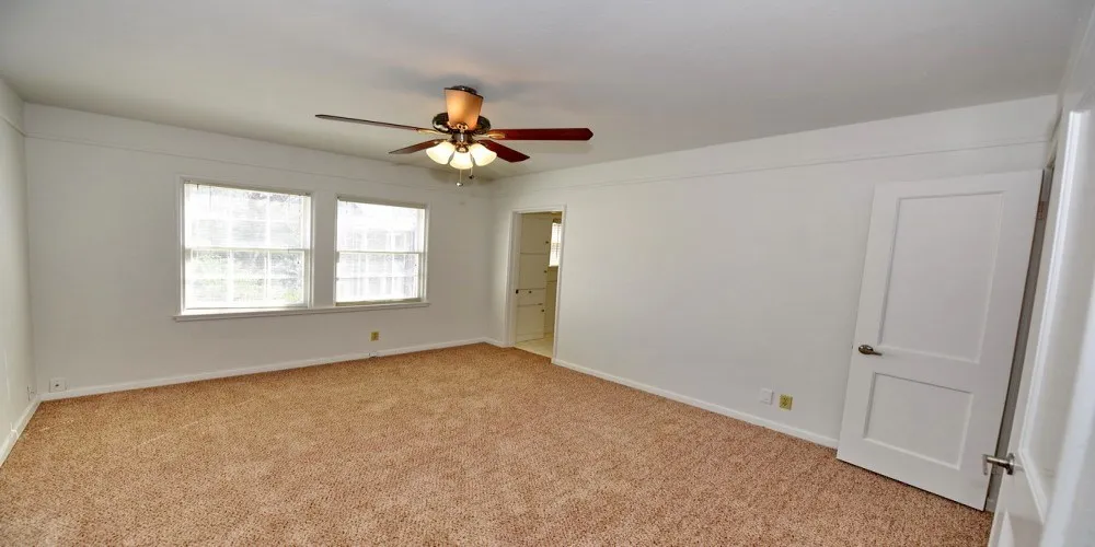 Condominium For Sale in Dallas County , 4558 Roland Avenue D, Highland Park, Texas 75219, 2 Bedrooms, 2 Bathrooms, 1 Garage spaces, 1,567 Sqft, built in 1974, Price $550,000, mls#21349271, Real Estate Agent in Highland Park, Homes For Sale in Dallas county, Homes For Sale in Highland Park, Realtor in Highland Park Texas, Real Estate Brokerage Independent Realty Texas, Luminita Cordes Realtor