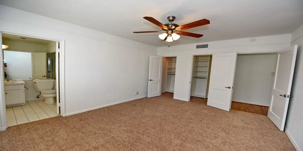 Condominium For Sale in Dallas County , 4558 Roland Avenue D, Highland Park, Texas 75219, 2 Bedrooms, 2 Bathrooms, 1 Garage spaces, 1,567 Sqft, built in 1974, Price $550,000, mls#21349271, Real Estate Agent in Highland Park, Homes For Sale in Dallas county, Homes For Sale in Highland Park, Realtor in Highland Park Texas, Real Estate Brokerage Independent Realty Texas, Luminita Cordes Realtor