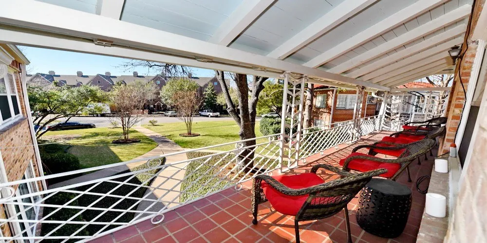 Condominium For Sale in Dallas County , 4558 Roland Avenue D, Highland Park, Texas 75219, 2 Bedrooms, 2 Bathrooms, 1 Garage spaces, 1,567 Sqft, built in 1974, Price $550,000, mls#21349271, Real Estate Agent in Highland Park, Homes For Sale in Dallas county, Homes For Sale in Highland Park, Realtor in Highland Park Texas, Real Estate Brokerage Independent Realty Texas, Luminita Cordes Realtor