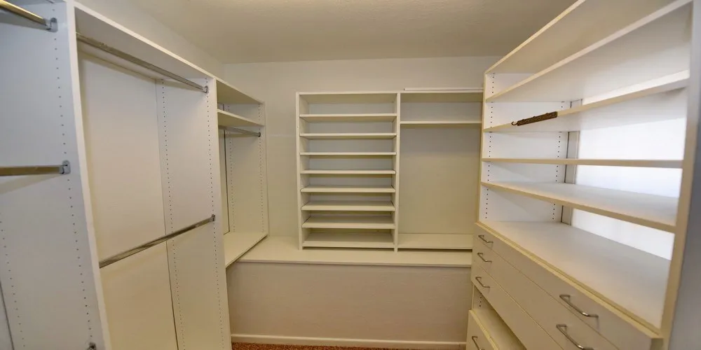 Condominium For Sale in Dallas County , 4558 Roland Avenue D, Highland Park, Texas 75219, 2 Bedrooms, 2 Bathrooms, 1 Garage spaces, 1,567 Sqft, built in 1974, Price $550,000, mls#21349271, Real Estate Agent in Highland Park, Homes For Sale in Dallas county, Homes For Sale in Highland Park, Realtor in Highland Park Texas, Real Estate Brokerage Independent Realty Texas, Luminita Cordes Realtor