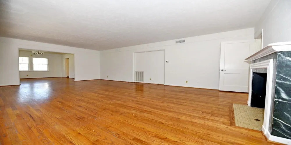 Condominium For Sale in Dallas County , 4558 Roland Avenue D, Highland Park, Texas 75219, 2 Bedrooms, 2 Bathrooms, 1 Garage spaces, 1,567 Sqft, built in 1974, Price $550,000, mls#21349271, Real Estate Agent in Highland Park, Homes For Sale in Dallas county, Homes For Sale in Highland Park, Realtor in Highland Park Texas, Real Estate Brokerage Independent Realty Texas, Luminita Cordes Realtor