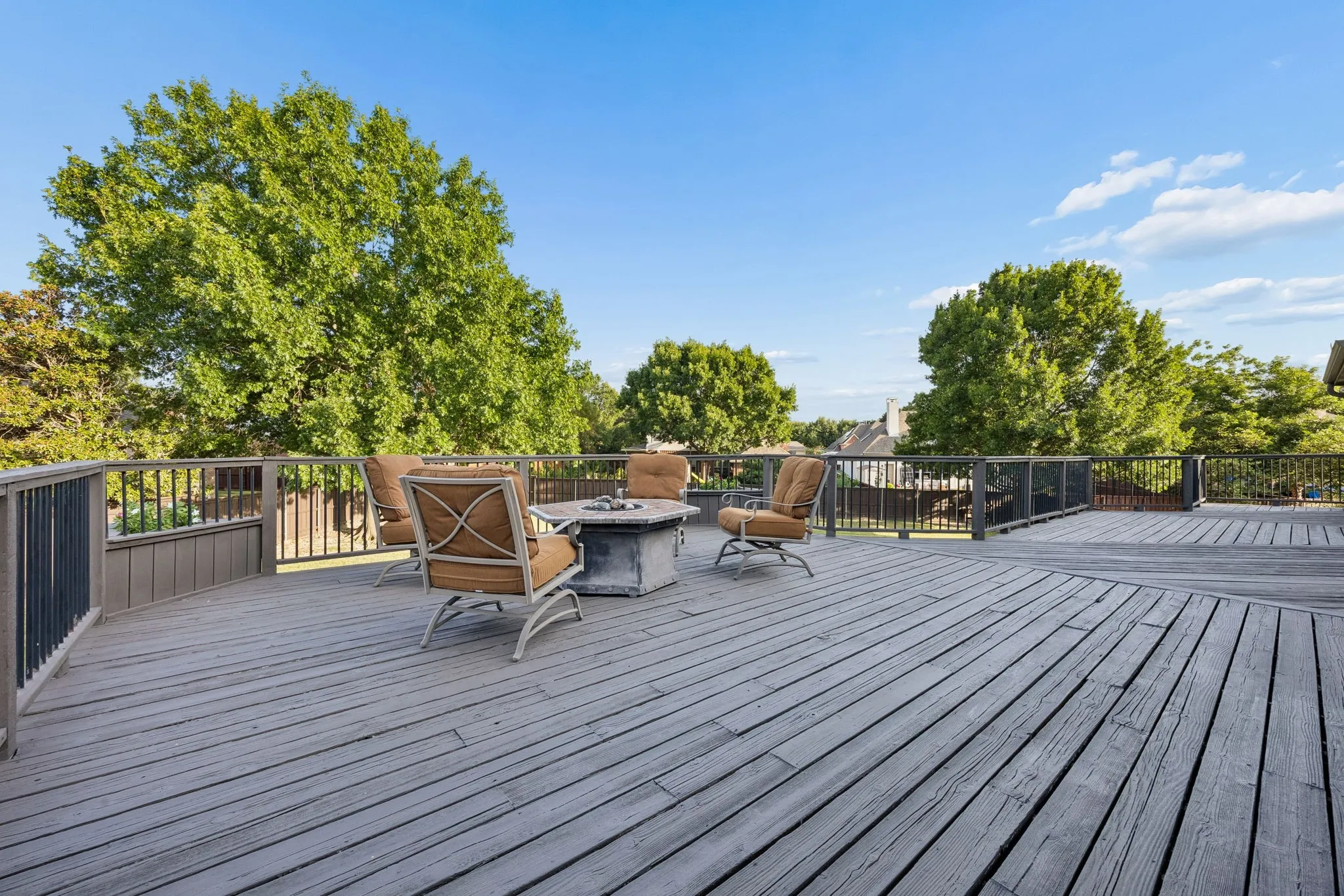 Single Family Residence For Sale in Collin County , 2713 Greenview Drive, Mc Kinney, Texas 75072, 5 Bedroom, 3 Bathroom, 3 Garage spaces, 3,292 Sqft, built in 1998, mls#21343004, Real Estate Agent in Mc Kinney, Homes For Sale in Collin county, Homes For Sale in Mc Kinney, Realtor in Mc Kinney Texas, Real Estate Brokerage Independent Realty Texas, Luminita Cordes Realtor