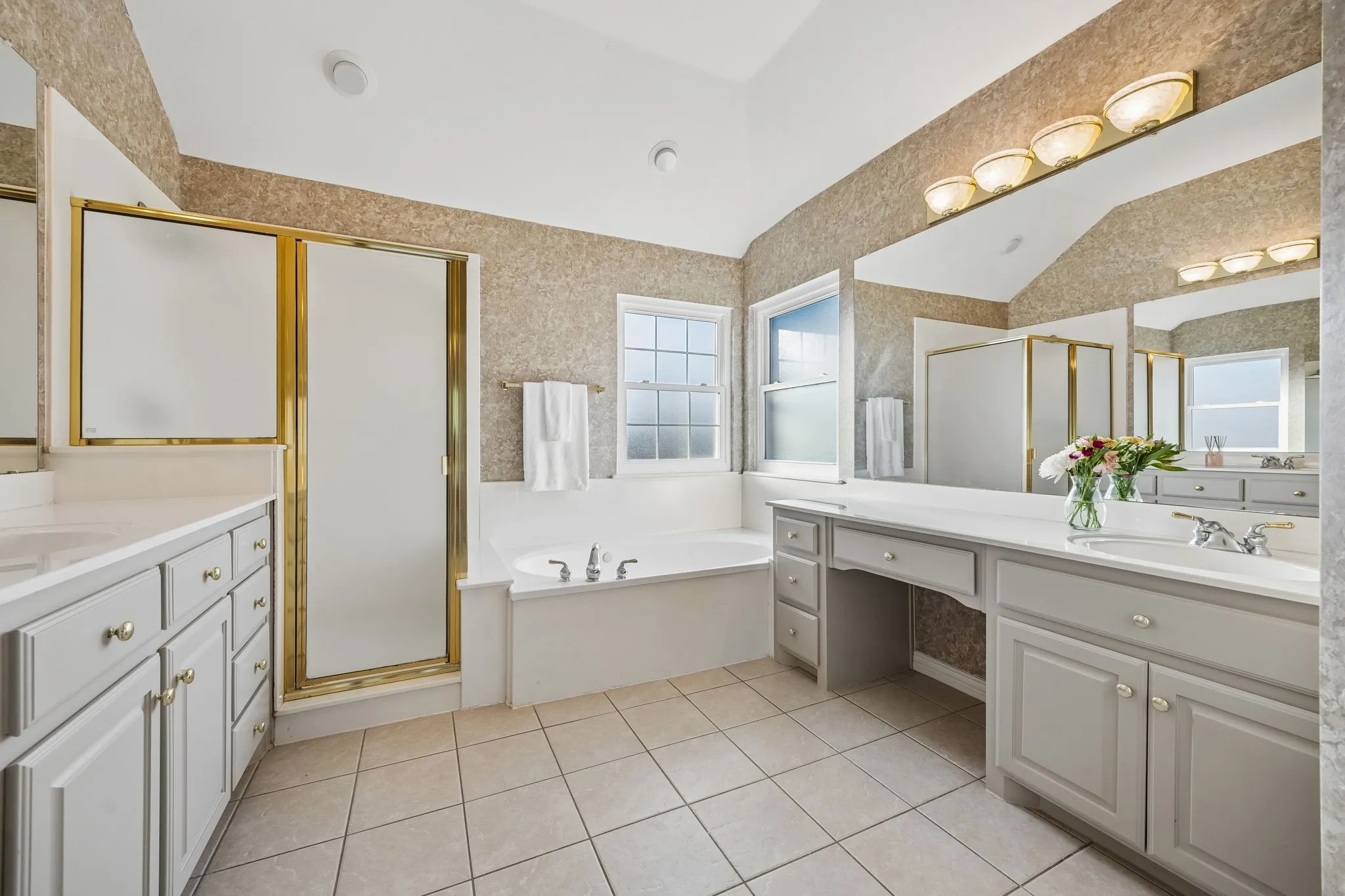 Single Family Residence For Sale in Collin County , 2713 Greenview Drive, Mc Kinney, Texas 75072, 5 Bedroom, 3 Bathroom, 3 Garage spaces, 3,292 Sqft, built in 1998, mls#21343004, Real Estate Agent in Mc Kinney, Homes For Sale in Collin county, Homes For Sale in Mc Kinney, Realtor in Mc Kinney Texas, Real Estate Brokerage Independent Realty Texas, Luminita Cordes Realtor