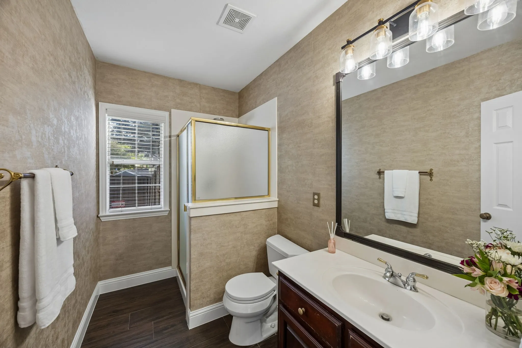 Single Family Residence For Sale in Collin County , 2713 Greenview Drive, Mc Kinney, Texas 75072, 5 Bedroom, 3 Bathroom, 3 Garage spaces, 3,292 Sqft, built in 1998, mls#21343004, Real Estate Agent in Mc Kinney, Homes For Sale in Collin county, Homes For Sale in Mc Kinney, Realtor in Mc Kinney Texas, Real Estate Brokerage Independent Realty Texas, Luminita Cordes Realtor