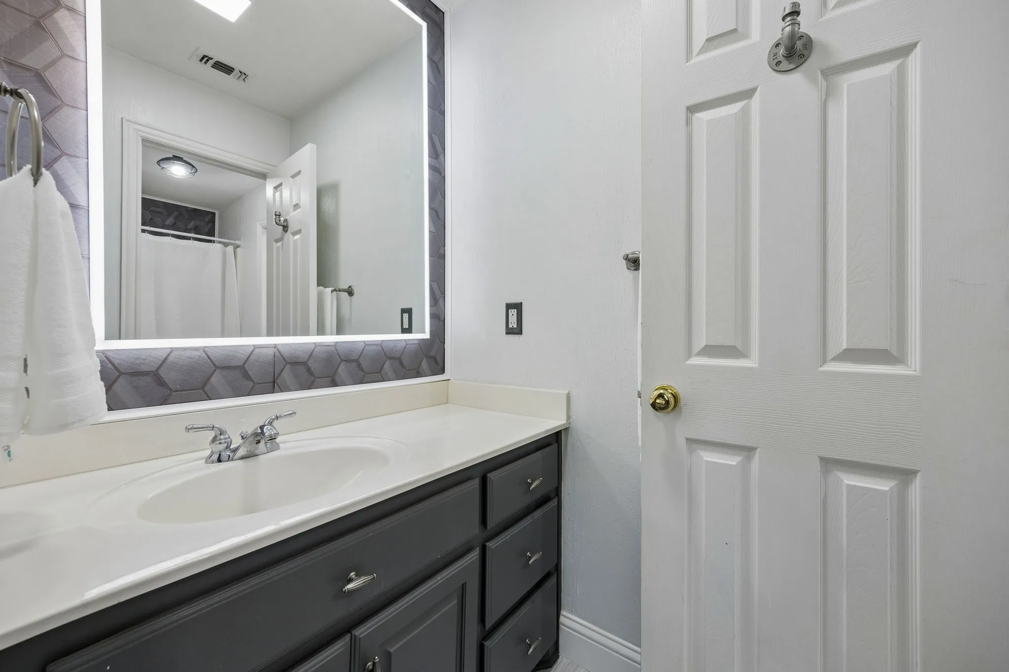 Single Family Residence For Sale in Collin County , 2713 Greenview Drive, Mc Kinney, Texas 75072, 5 Bedroom, 3 Bathroom, 3 Garage spaces, 3,292 Sqft, built in 1998, mls#21343004, Real Estate Agent in Mc Kinney, Homes For Sale in Collin county, Homes For Sale in Mc Kinney, Realtor in Mc Kinney Texas, Real Estate Brokerage Independent Realty Texas, Luminita Cordes Realtor