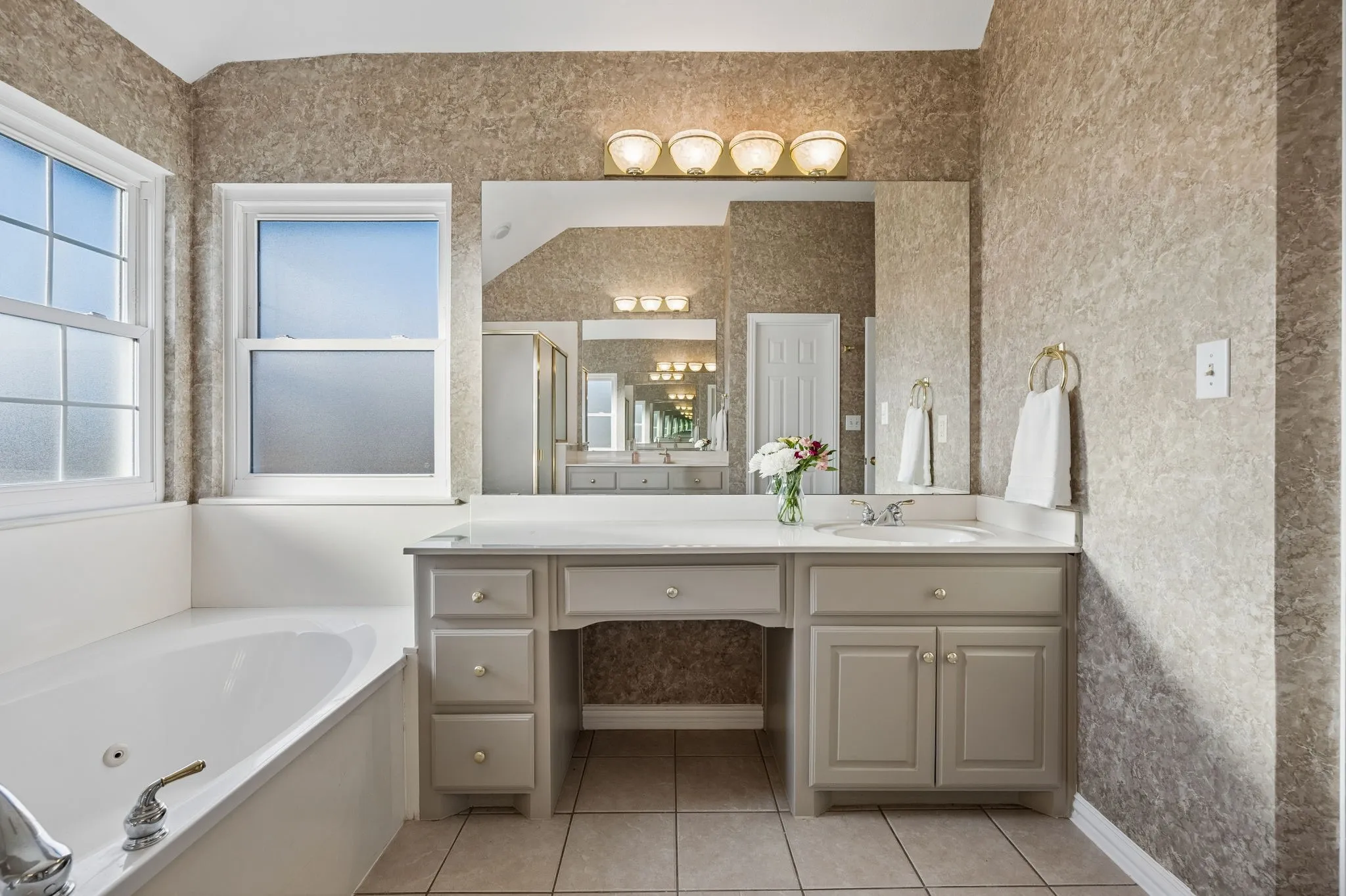 Single Family Residence For Sale in Collin County , 2713 Greenview Drive, Mc Kinney, Texas 75072, 5 Bedroom, 3 Bathroom, 3 Garage spaces, 3,292 Sqft, built in 1998, mls#21343004, Real Estate Agent in Mc Kinney, Homes For Sale in Collin county, Homes For Sale in Mc Kinney, Realtor in Mc Kinney Texas, Real Estate Brokerage Independent Realty Texas, Luminita Cordes Realtor