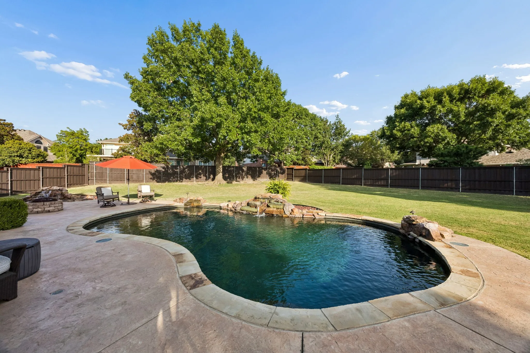 Single Family Residence For Sale in Collin County , 2713 Greenview Drive, Mc Kinney, Texas 75072, 5 Bedroom, 3 Bathroom, 3 Garage spaces, 3,292 Sqft, built in 1998, mls#21343004, Real Estate Agent in Mc Kinney, Homes For Sale in Collin county, Homes For Sale in Mc Kinney, Realtor in Mc Kinney Texas, Real Estate Brokerage Independent Realty Texas, Luminita Cordes Realtor
