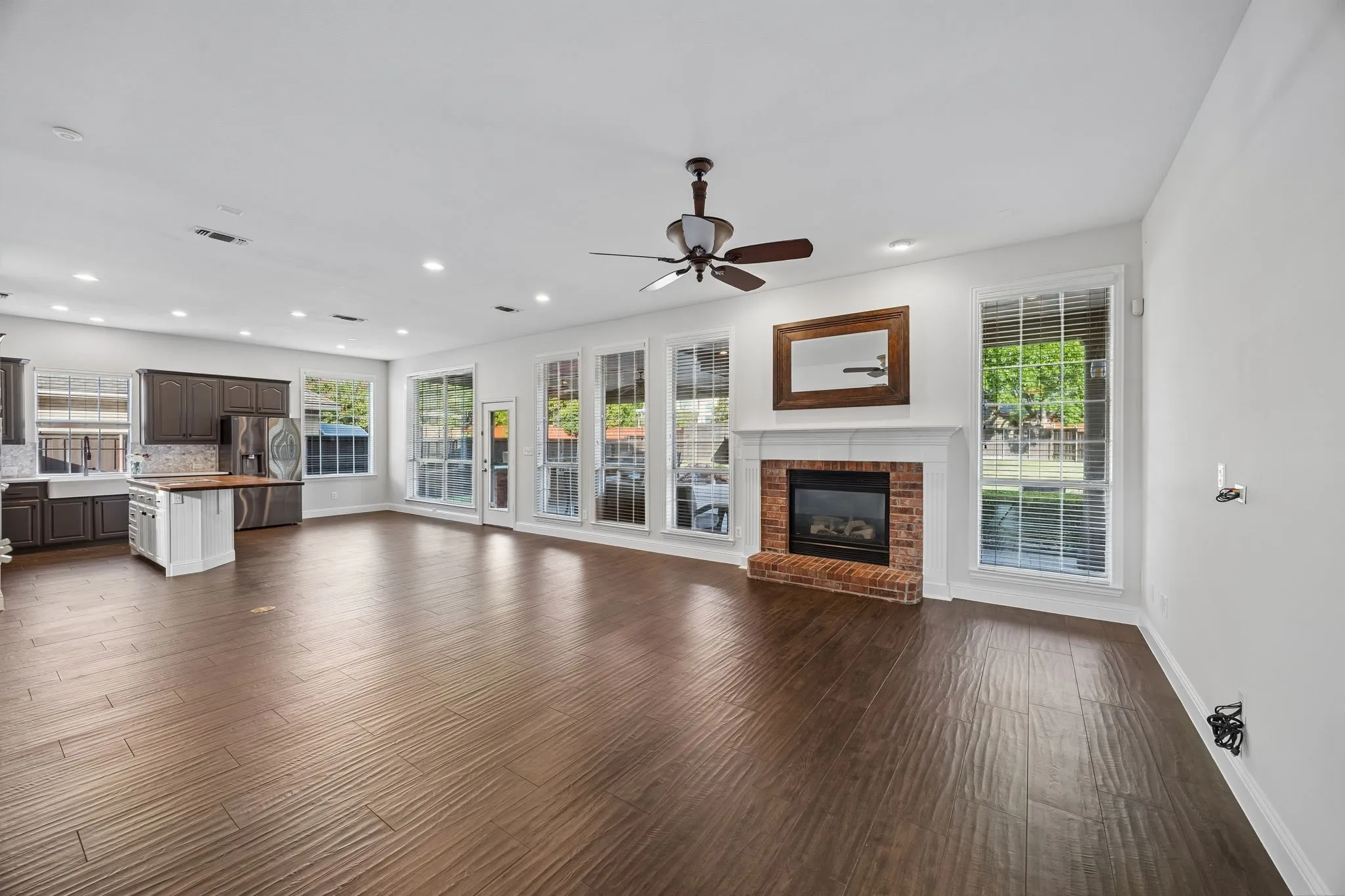 Single Family Residence For Sale in Collin County , 2713 Greenview Drive, Mc Kinney, Texas 75072, 5 Bedroom, 3 Bathroom, 3 Garage spaces, 3,292 Sqft, built in 1998, mls#21343004, Real Estate Agent in Mc Kinney, Homes For Sale in Collin county, Homes For Sale in Mc Kinney, Realtor in Mc Kinney Texas, Real Estate Brokerage Independent Realty Texas, Luminita Cordes Realtor