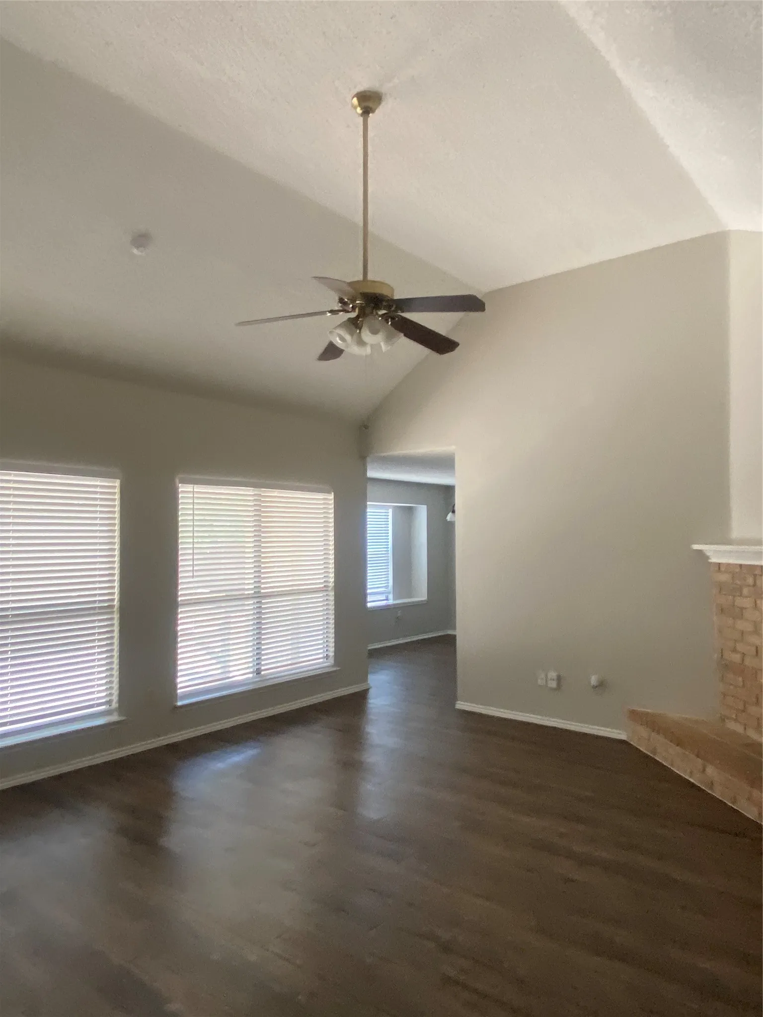 Single Family Residence For Rent in Dallas County , 825 Springfield Drive, Cedar Hill, Texas 75104, 3 Bedroom, 2 Bathroom, 2 Garage spaces, 1,592 Sqft, built in 1988, mls#21349289, Real Estate Agent in Cedar Hill, Homes For Rent in Dallas county, Homes For Rent in Cedar Hill, Realtor in Cedar Hill Texas, Real Estate Brokerage Independent Realty Texas, Luminita Cordes Realtor