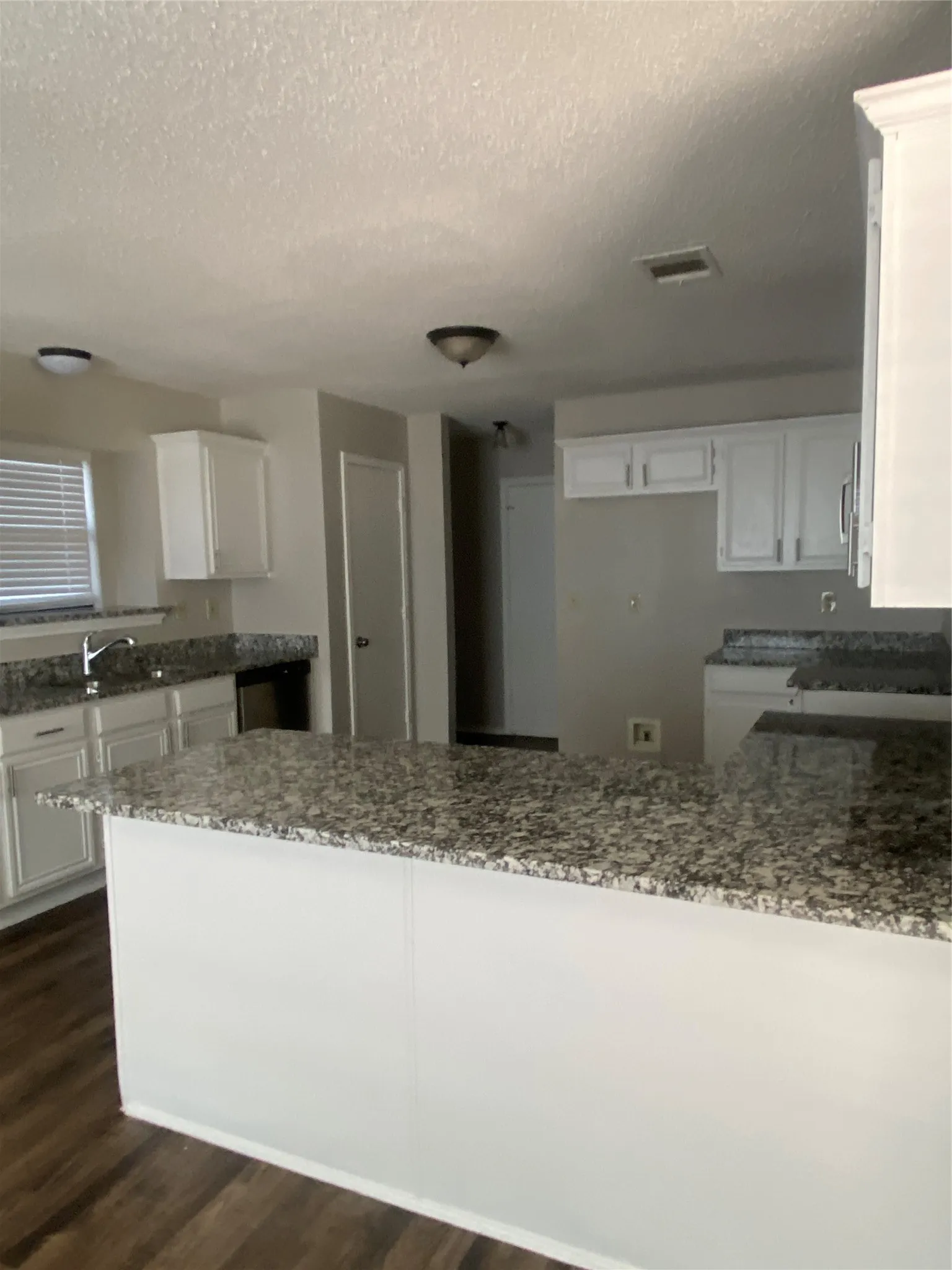 Single Family Residence For Rent in Dallas County , 825 Springfield Drive, Cedar Hill, Texas 75104, 3 Bedroom, 2 Bathroom, 2 Garage spaces, 1,592 Sqft, built in 1988, mls#21349289, Real Estate Agent in Cedar Hill, Homes For Rent in Dallas county, Homes For Rent in Cedar Hill, Realtor in Cedar Hill Texas, Real Estate Brokerage Independent Realty Texas, Luminita Cordes Realtor