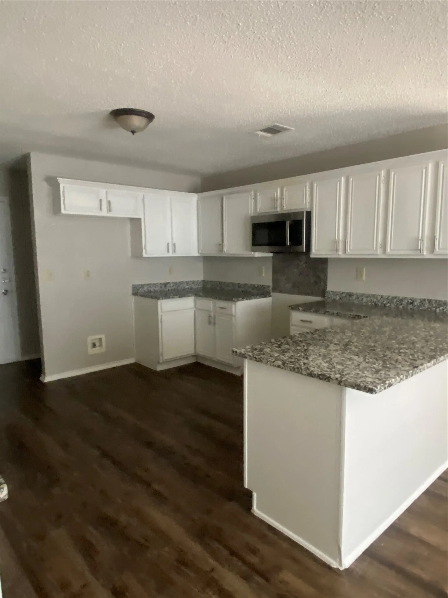 Single Family Residence For Rent in Dallas County , 825 Springfield Drive, Cedar Hill, Texas 75104, 3 Bedroom, 2 Bathroom, 2 Garage spaces, 1,592 Sqft, built in 1988, mls#21349289, Real Estate Agent in Cedar Hill, Homes For Rent in Dallas county, Homes For Rent in Cedar Hill, Realtor in Cedar Hill Texas, Real Estate Brokerage Independent Realty Texas, Luminita Cordes Realtor