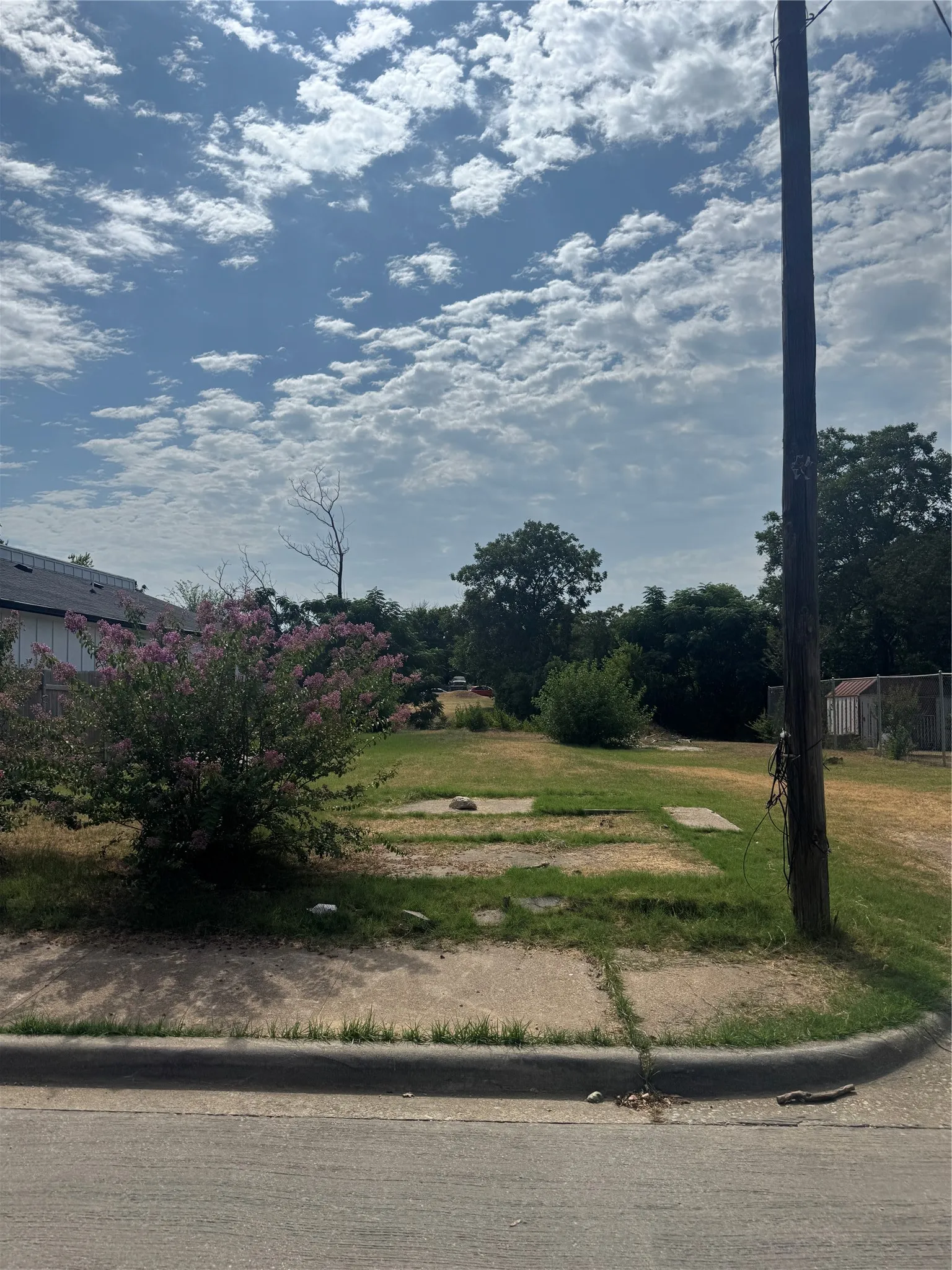 Improved Land For Sale in Dallas County , 3351 Parvia Avenue, Dallas, Texas 75212, 0, 0, Garage spaces, 0 Sqft, built in 0, mls#21349235, Real Estate Agent in Dallas, Homes For Sale in Dallas county, Homes For Sale in Dallas, Realtor in Dallas Texas, Real Estate Brokerage Independent Realty Texas, Luminita Cordes Realtor