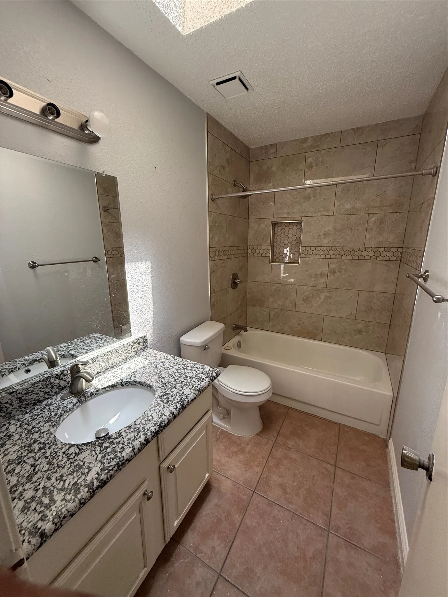 Condominium For Rent in Tarrant County , 2105 Maplewood Trail, Colleyville, Texas 76034, 2 Bedroom, 2 Bathroom, Garage spaces, 1,019 Sqft, built in 1984, mls#21349292, Real Estate Agent in Colleyville, Homes For Rent in Tarrant county, Homes For Rent in Colleyville, Realtor in Colleyville Texas, Real Estate Brokerage Independent Realty Texas, Luminita Cordes Realtor